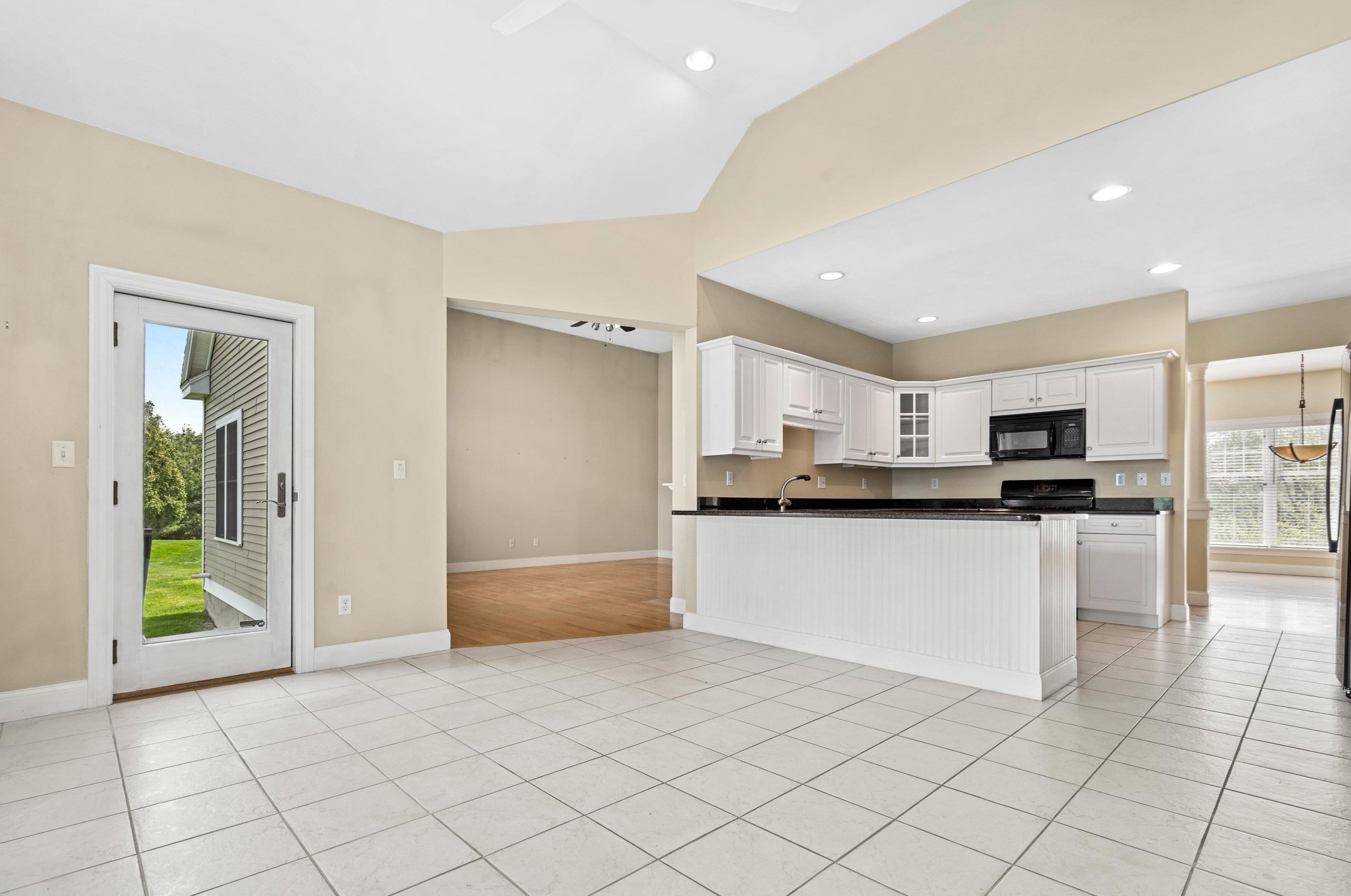 134 Jenkins Rd, Manchester NH 03110-5042 exterior