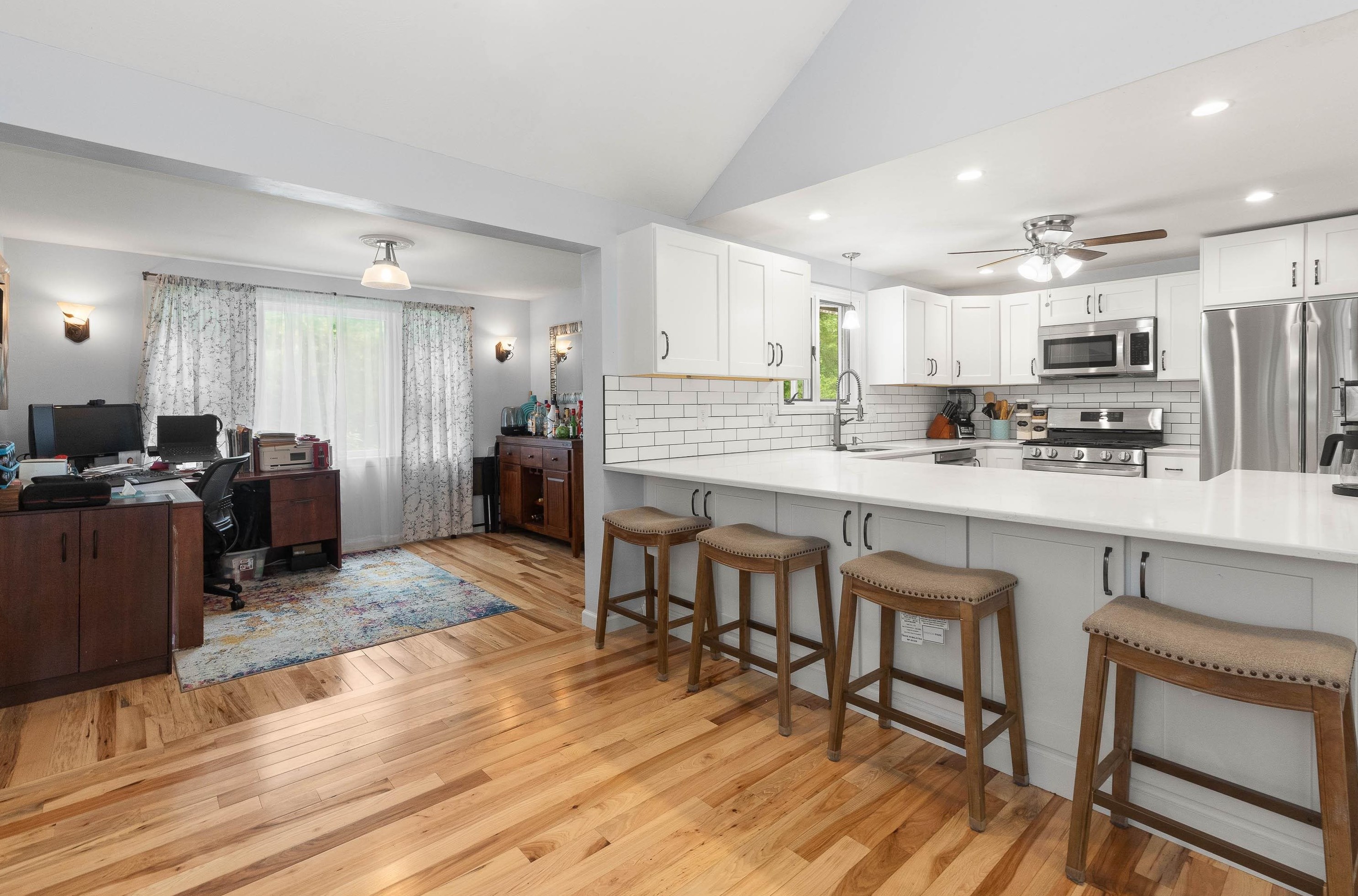 54 Central St, Hudson NH  03051-4400 exterior