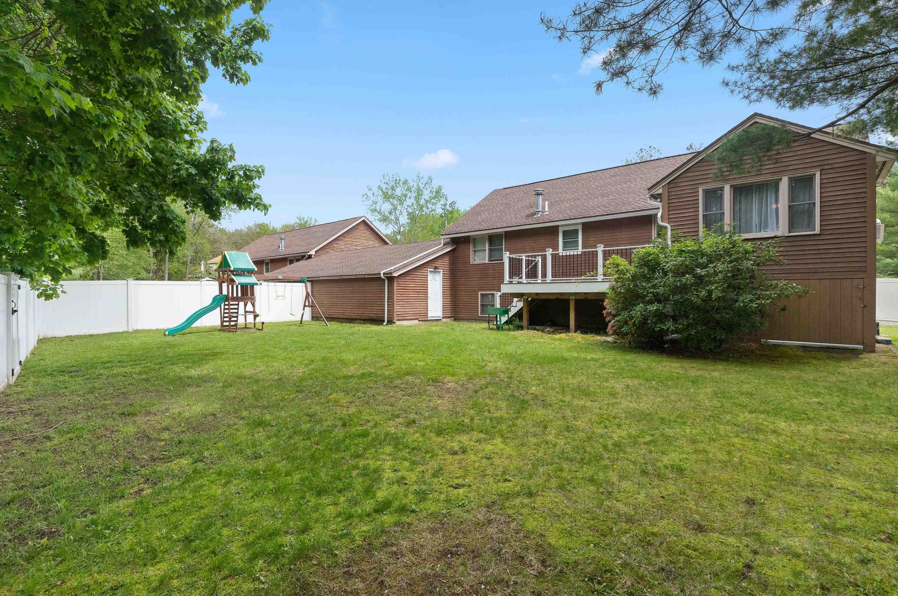 54 Central St, Hudson NH  03051-4400 exterior