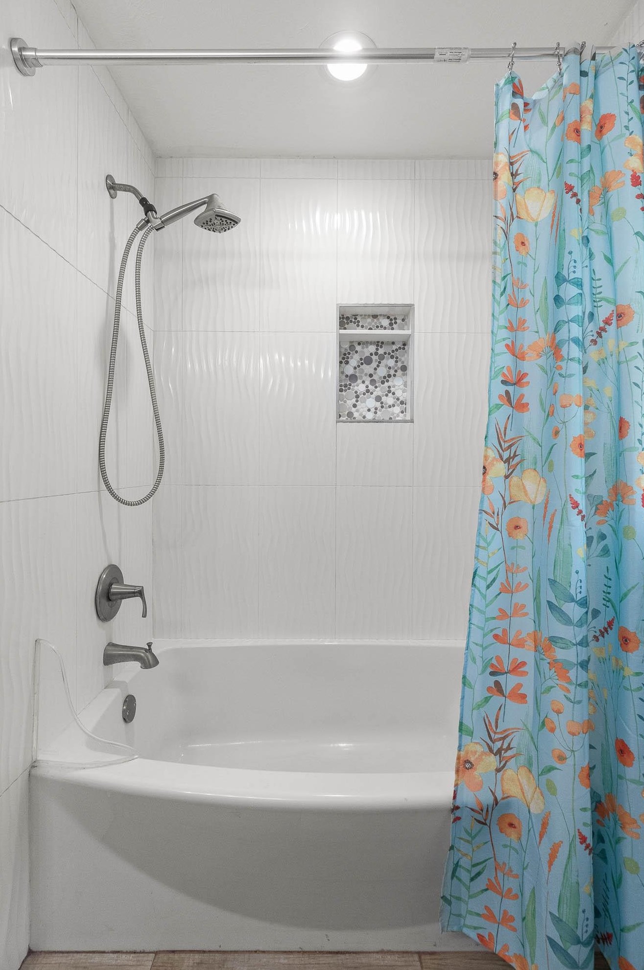 54 Central St, Hudson NH  03051-4400 exterior