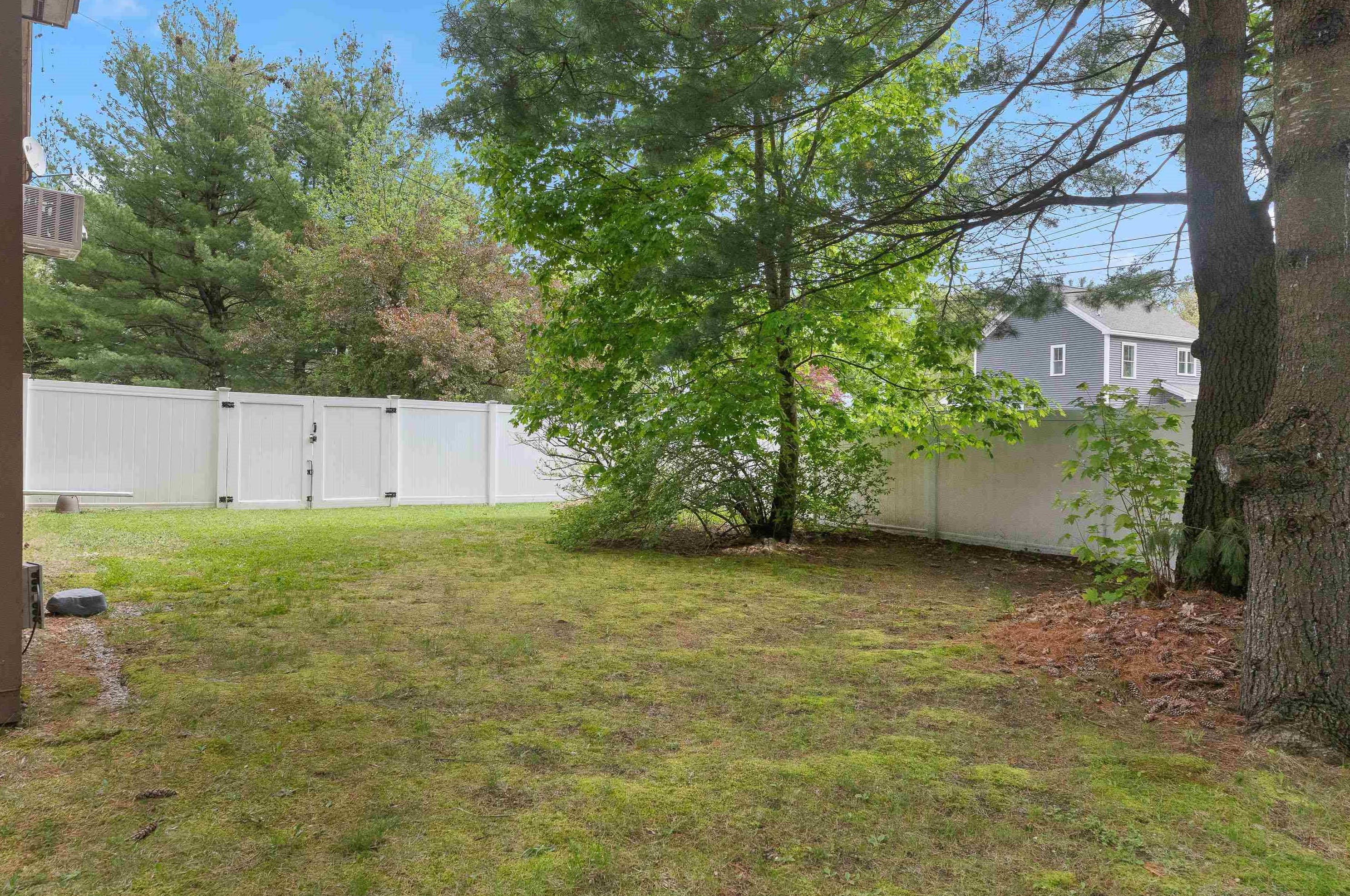 54 Central St, Hudson NH  03051-4230 exterior