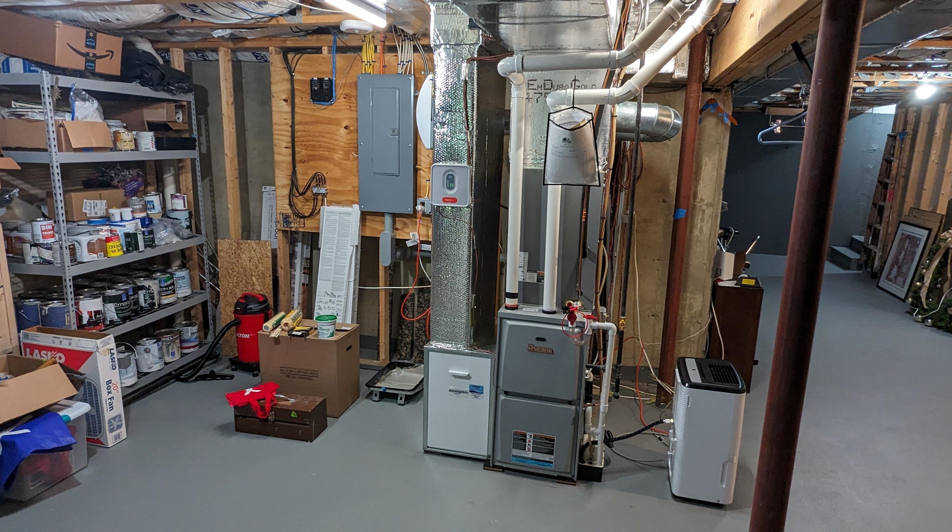 1465 Hooksett Rd, Manchester NH  03106-1860 exterior