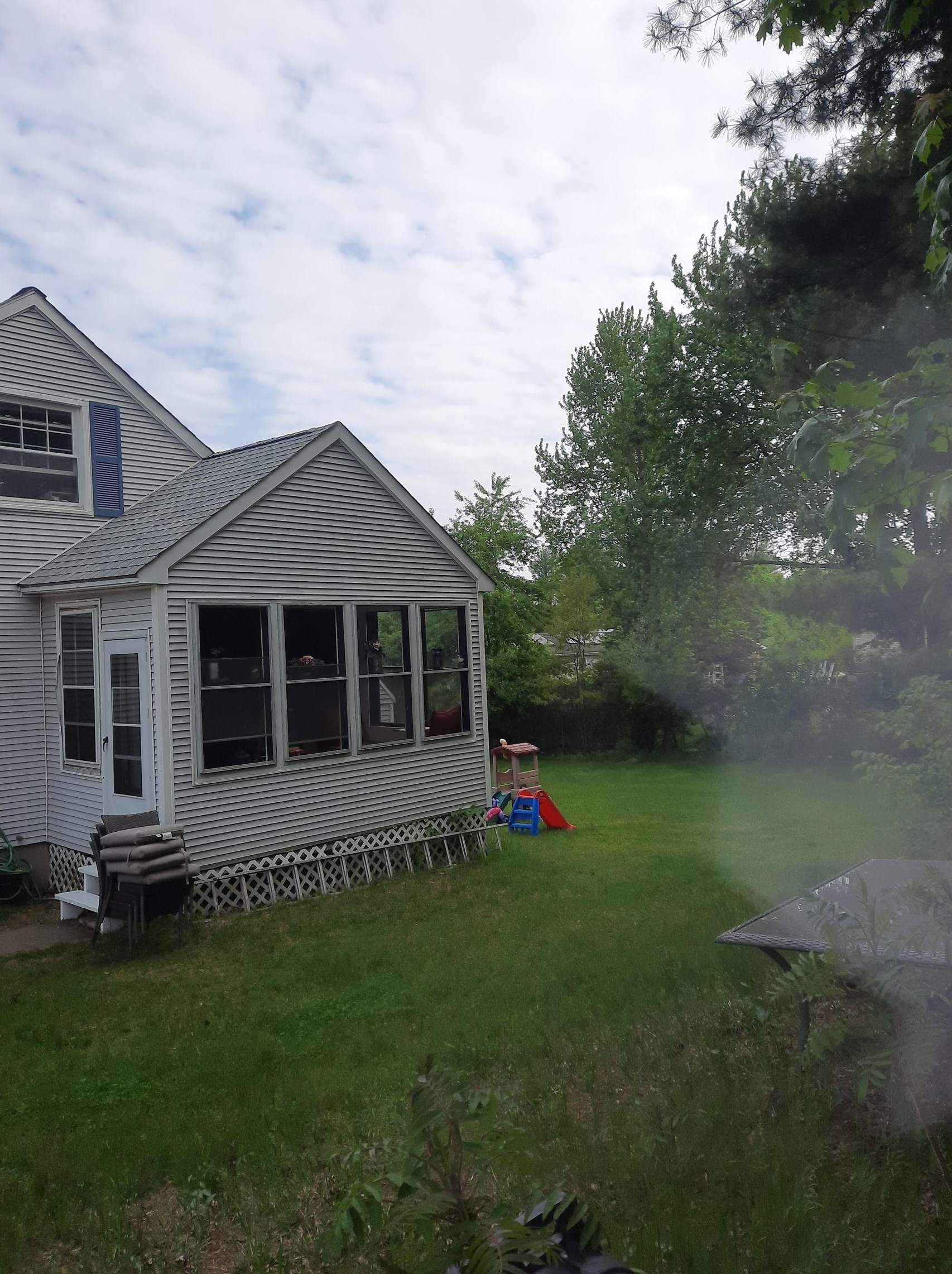 5 Lorraine St, Hudson NH  03051-4848 exterior