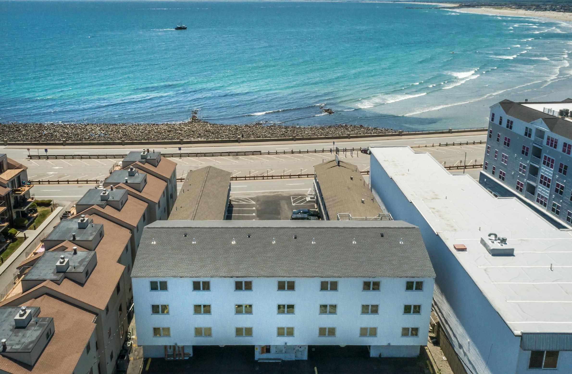 449 Ocean Blvd, Hampton NH  03842-3635 exterior