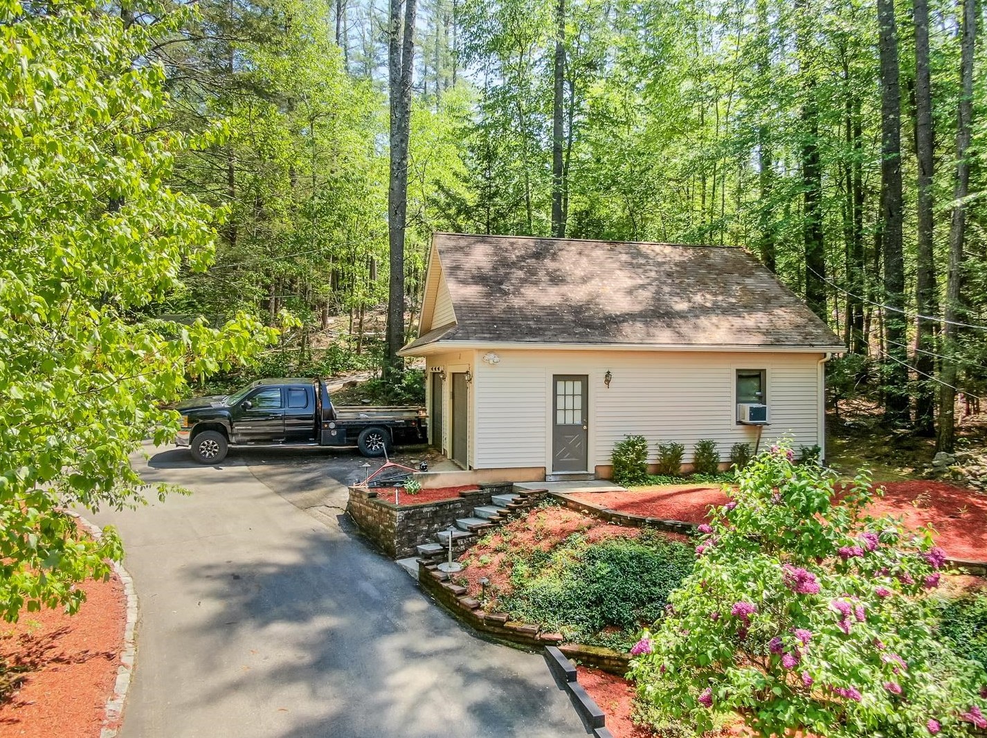 70 Barderry Ln, Nottingham, NH 03290