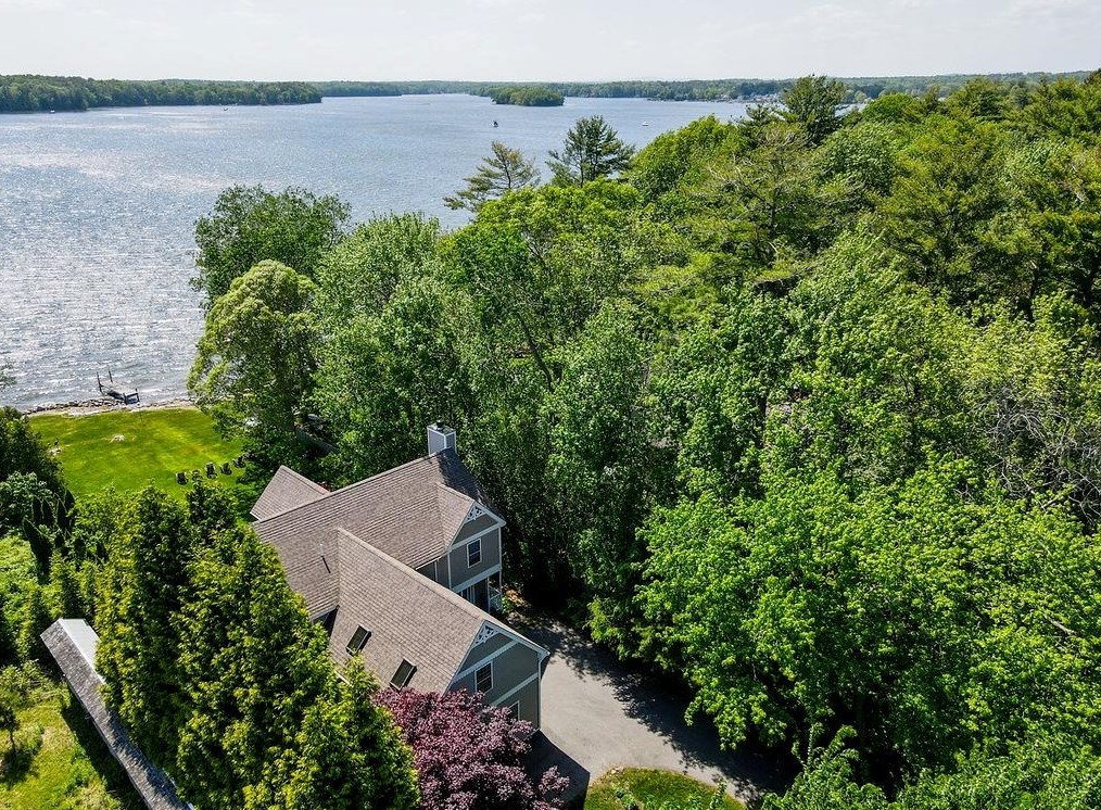 401 Dover Point Rd, Dover NH  03820-4627 exterior