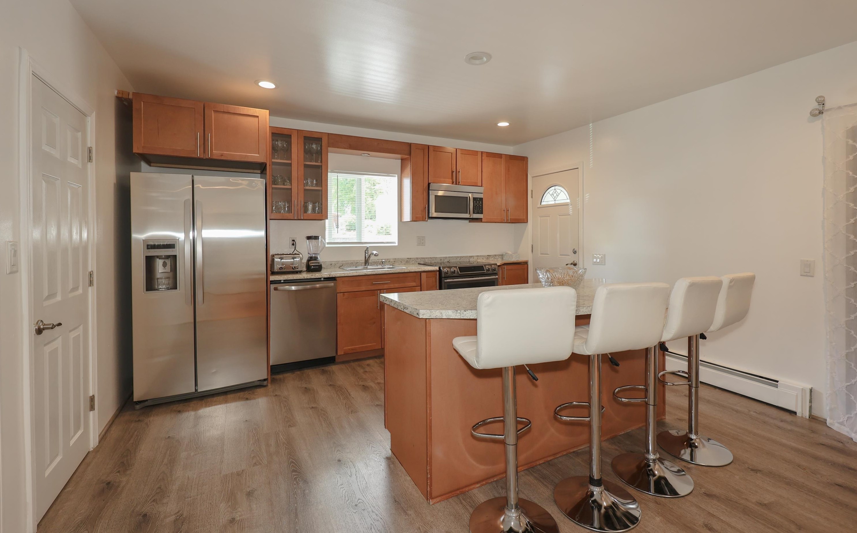 77 Hecker St, Manchester NH  03102-3975 exterior