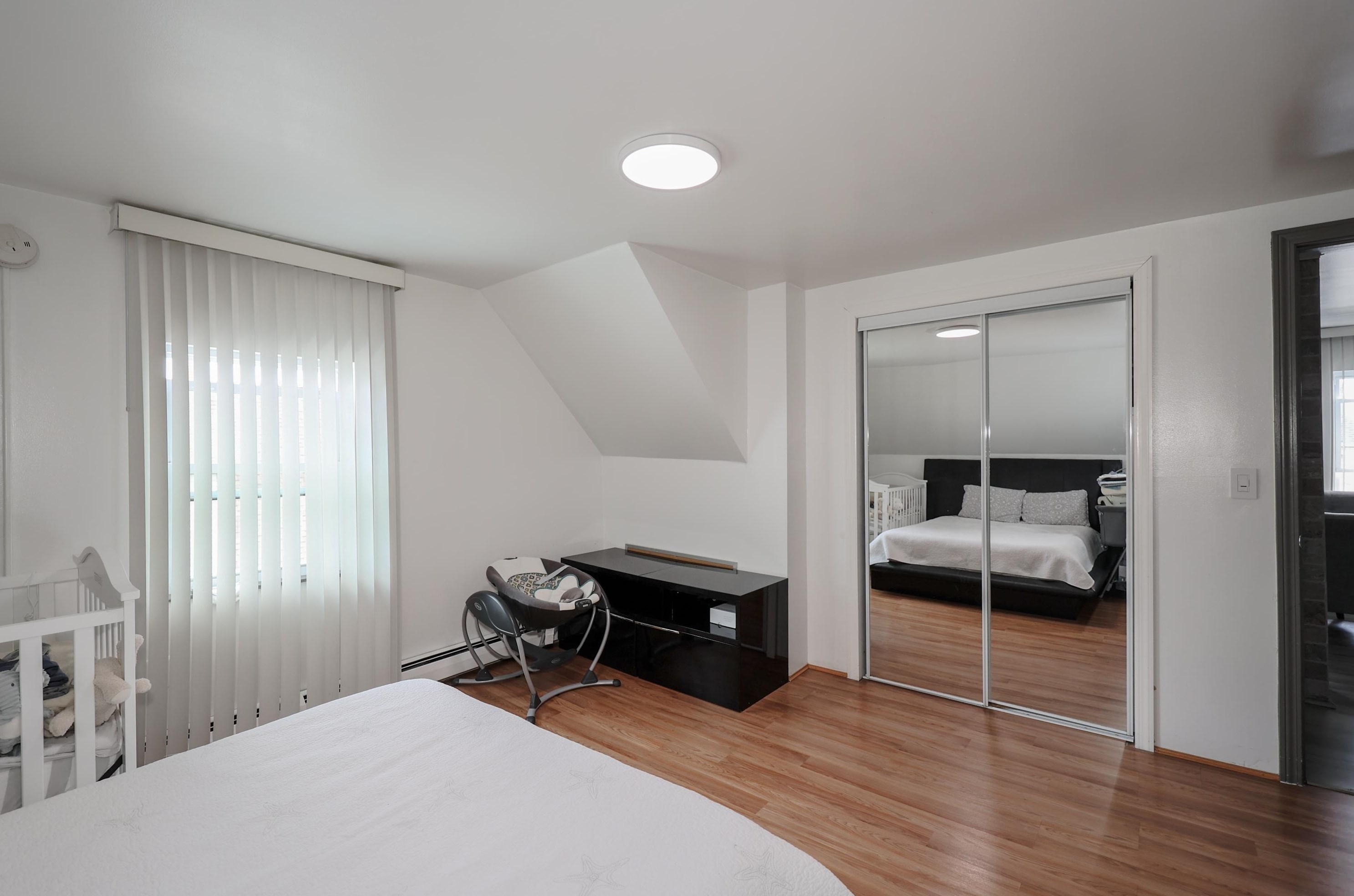 77 Hecker St, Manchester NH  03102-3975 exterior