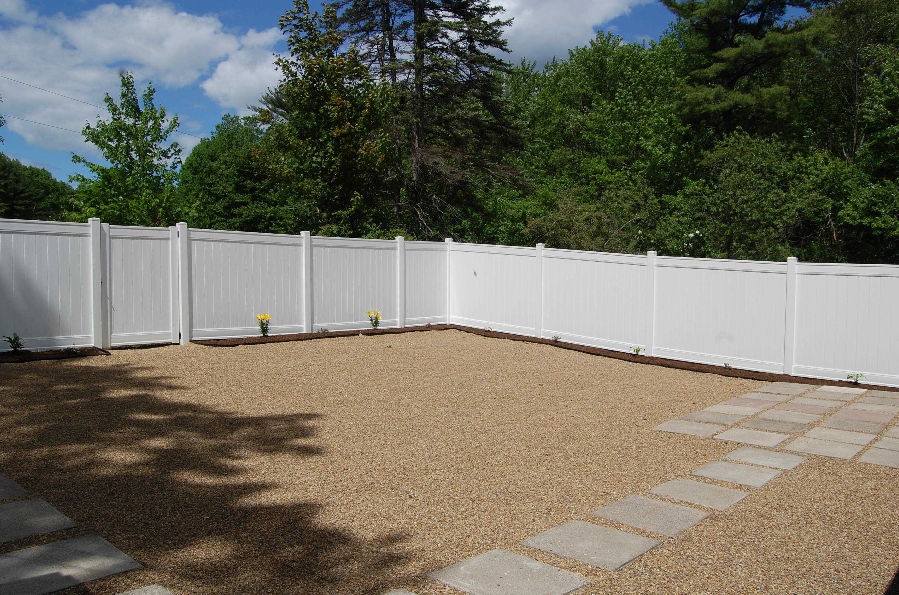 17 Autumn Dr, Tilton NH  03276-5928 exterior