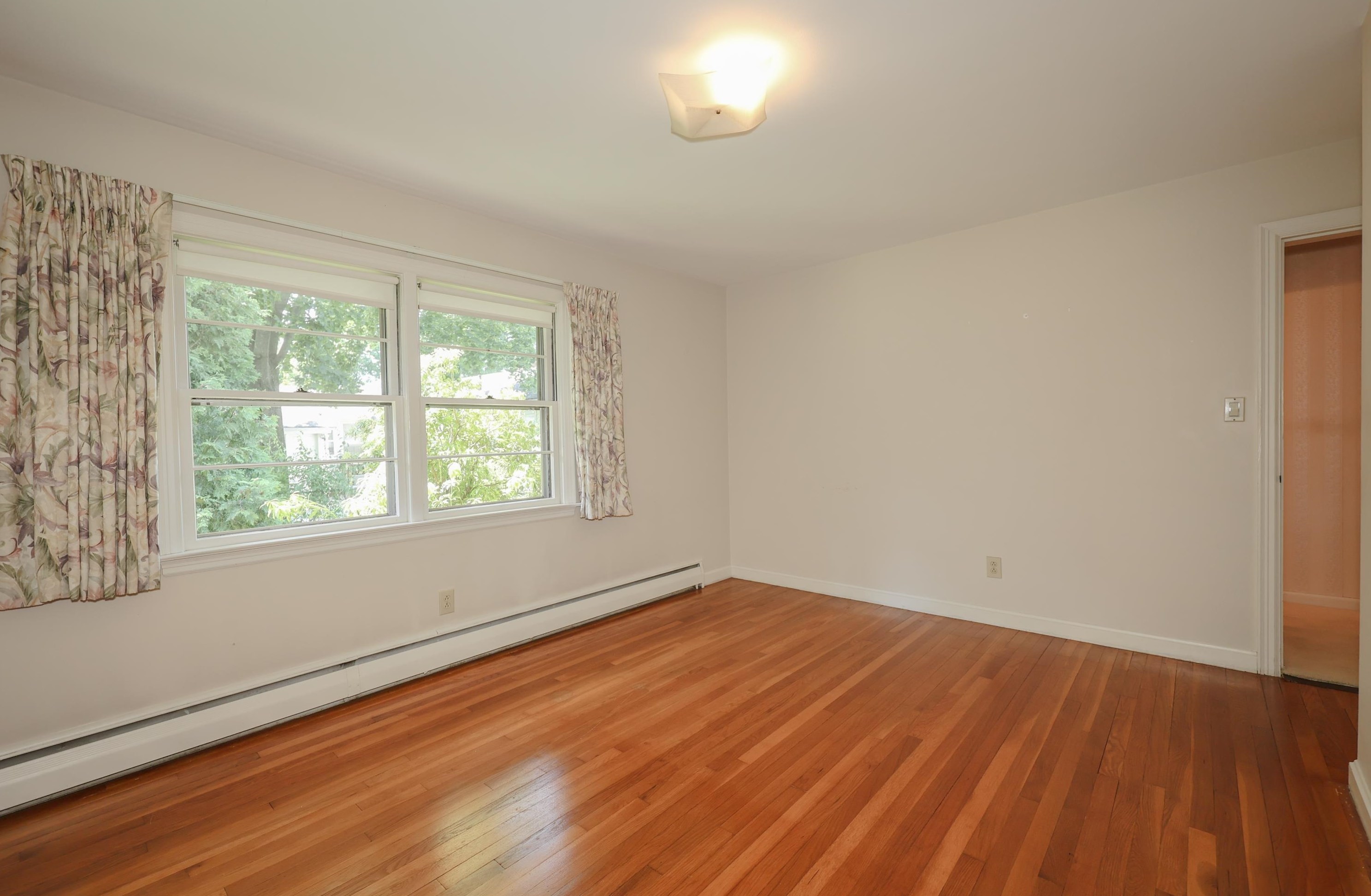 211 River Rd, Manchester NH 03106-2630 exterior