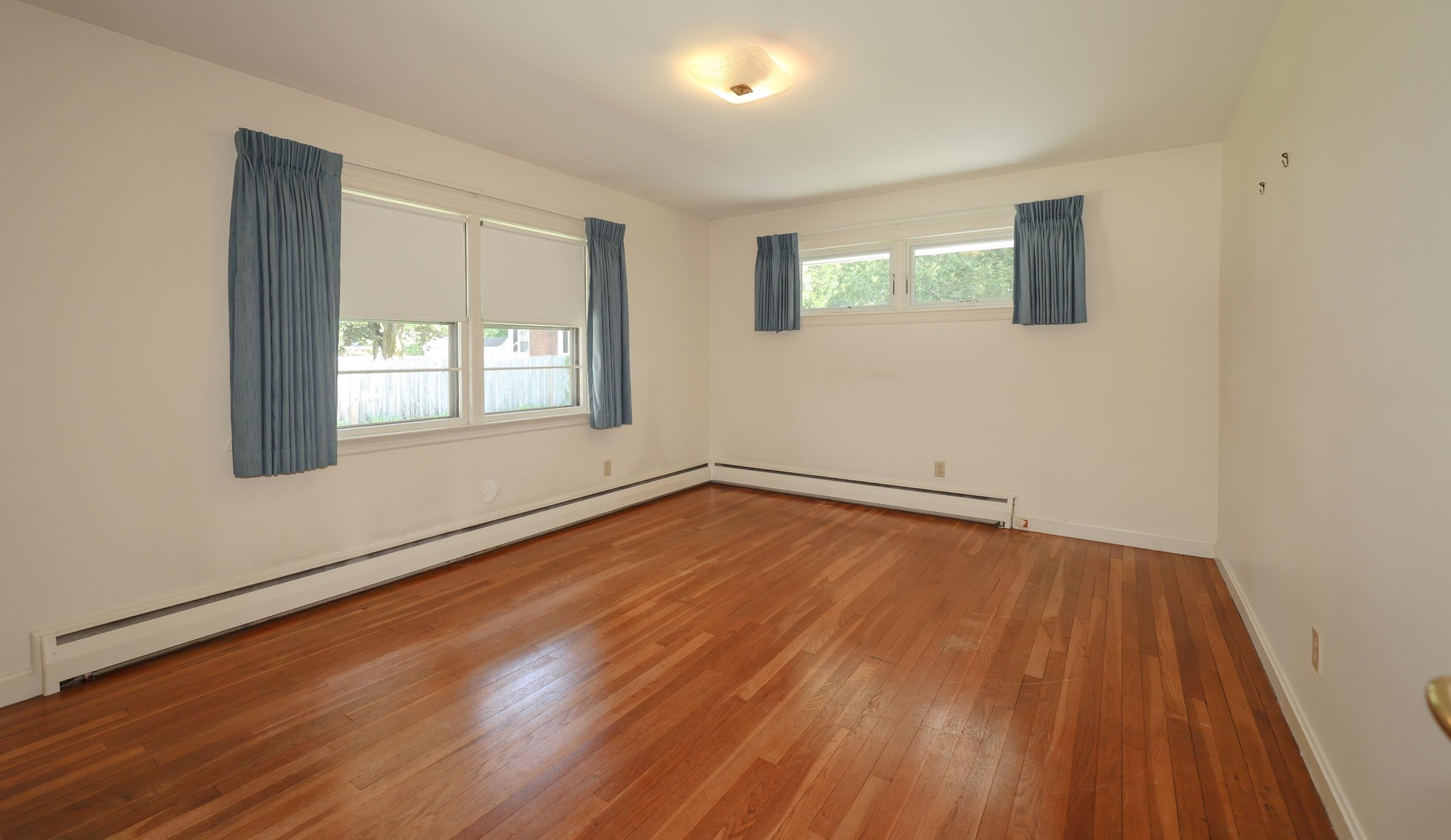 211 River Rd, Manchester NH 03106-2630 exterior