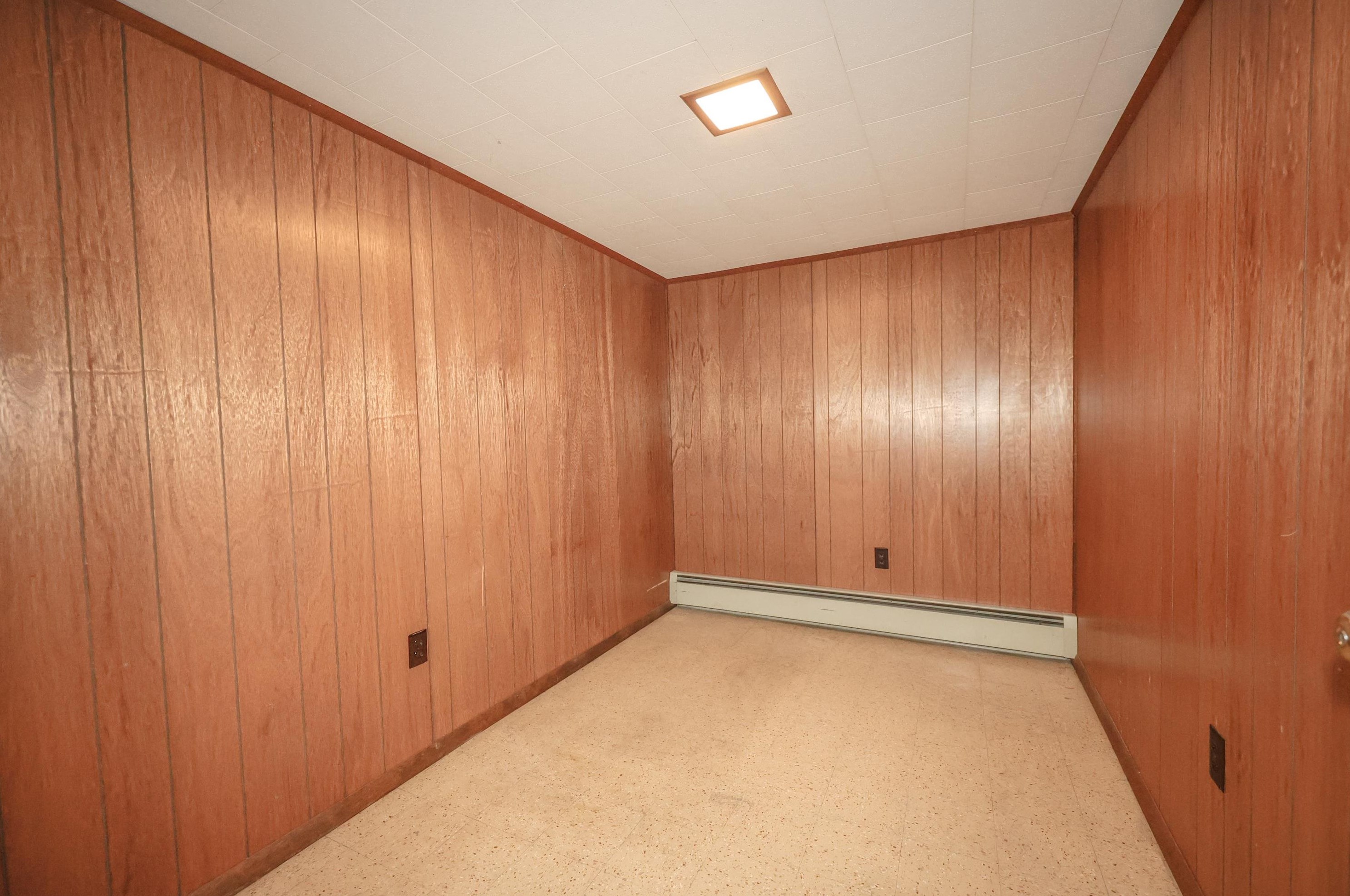 211 River Rd, Manchester NH 03106-2630 exterior