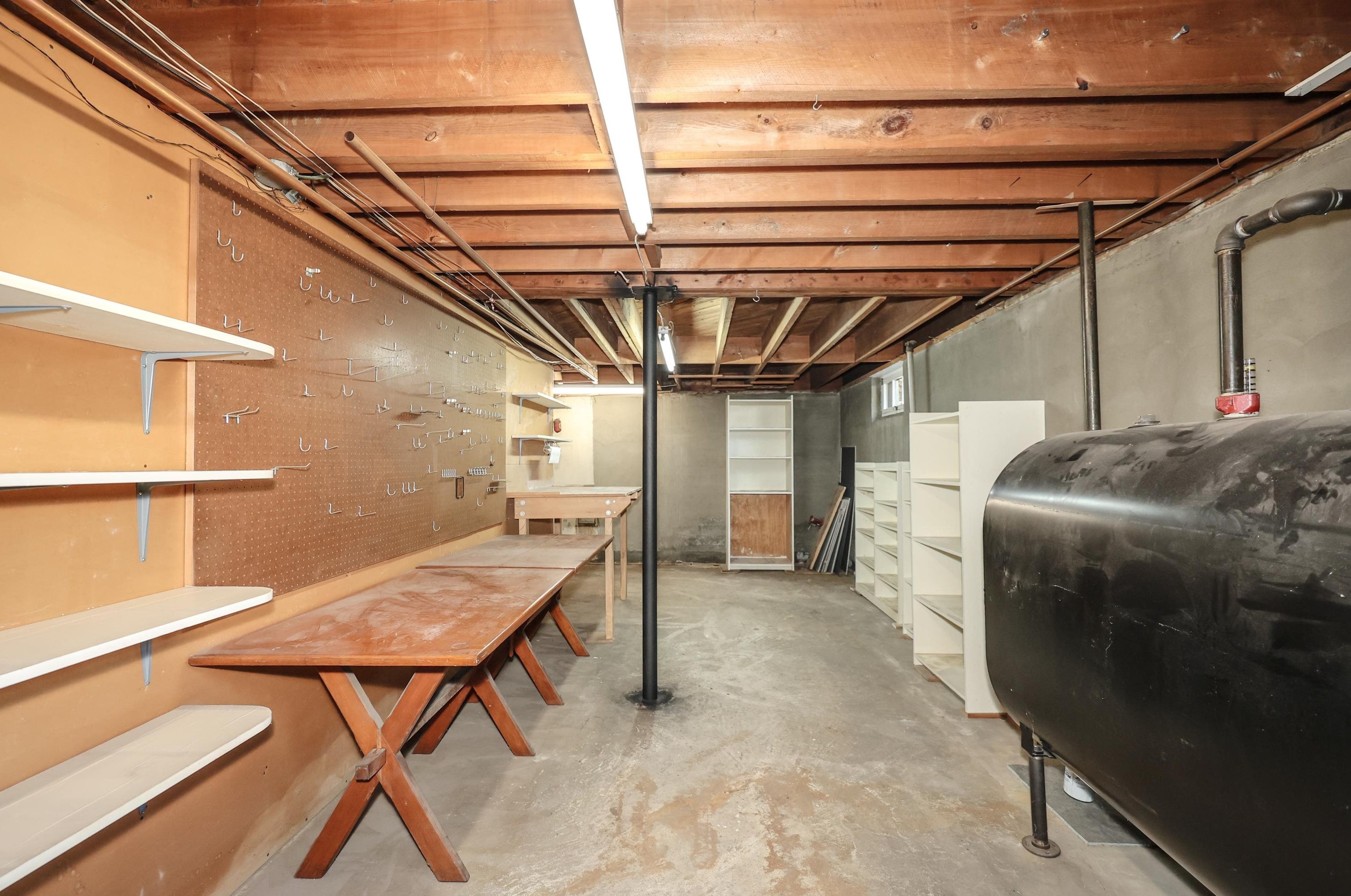 211 River Rd, Manchester NH 03106-2630 exterior