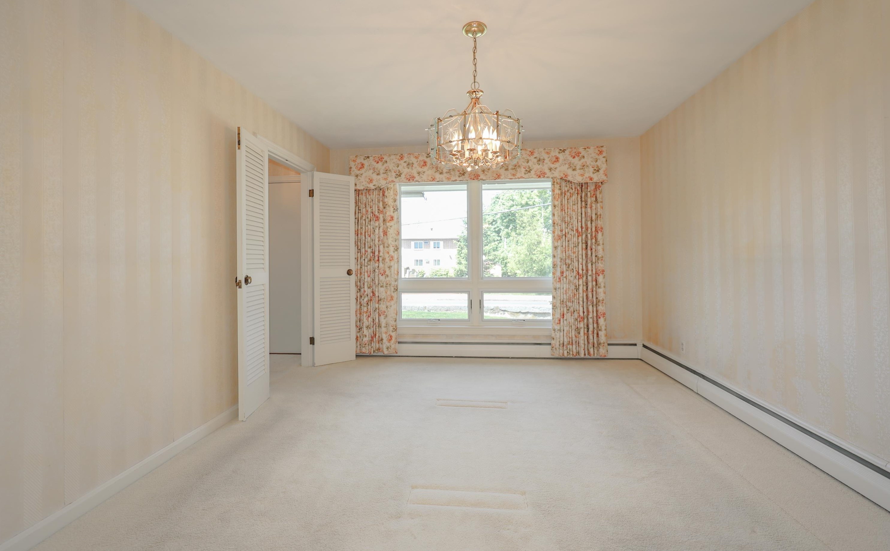 211 River Rd, Manchester NH 03106-2630 exterior