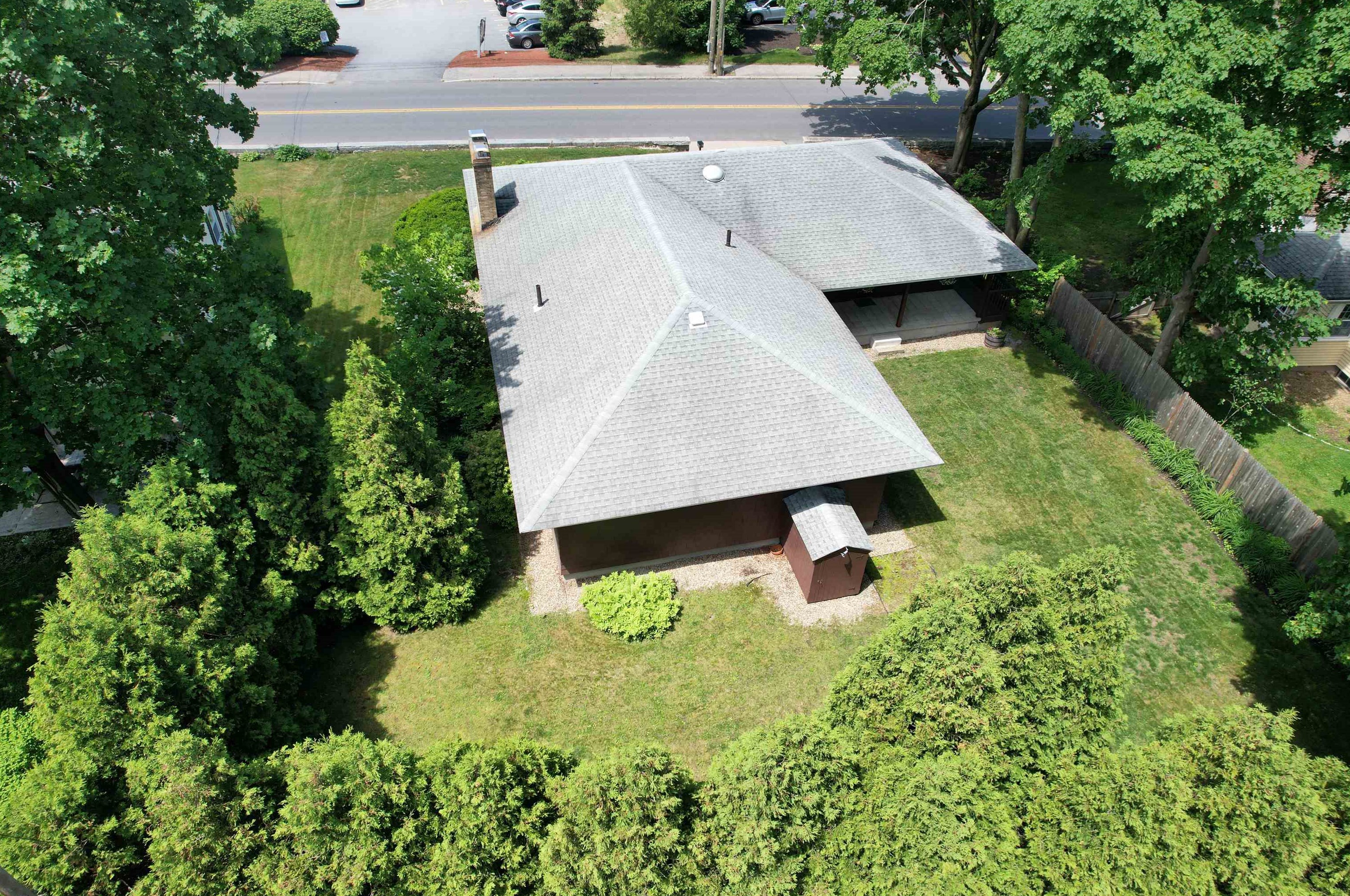 211 River Rd, Manchester NH 03106-2630 exterior