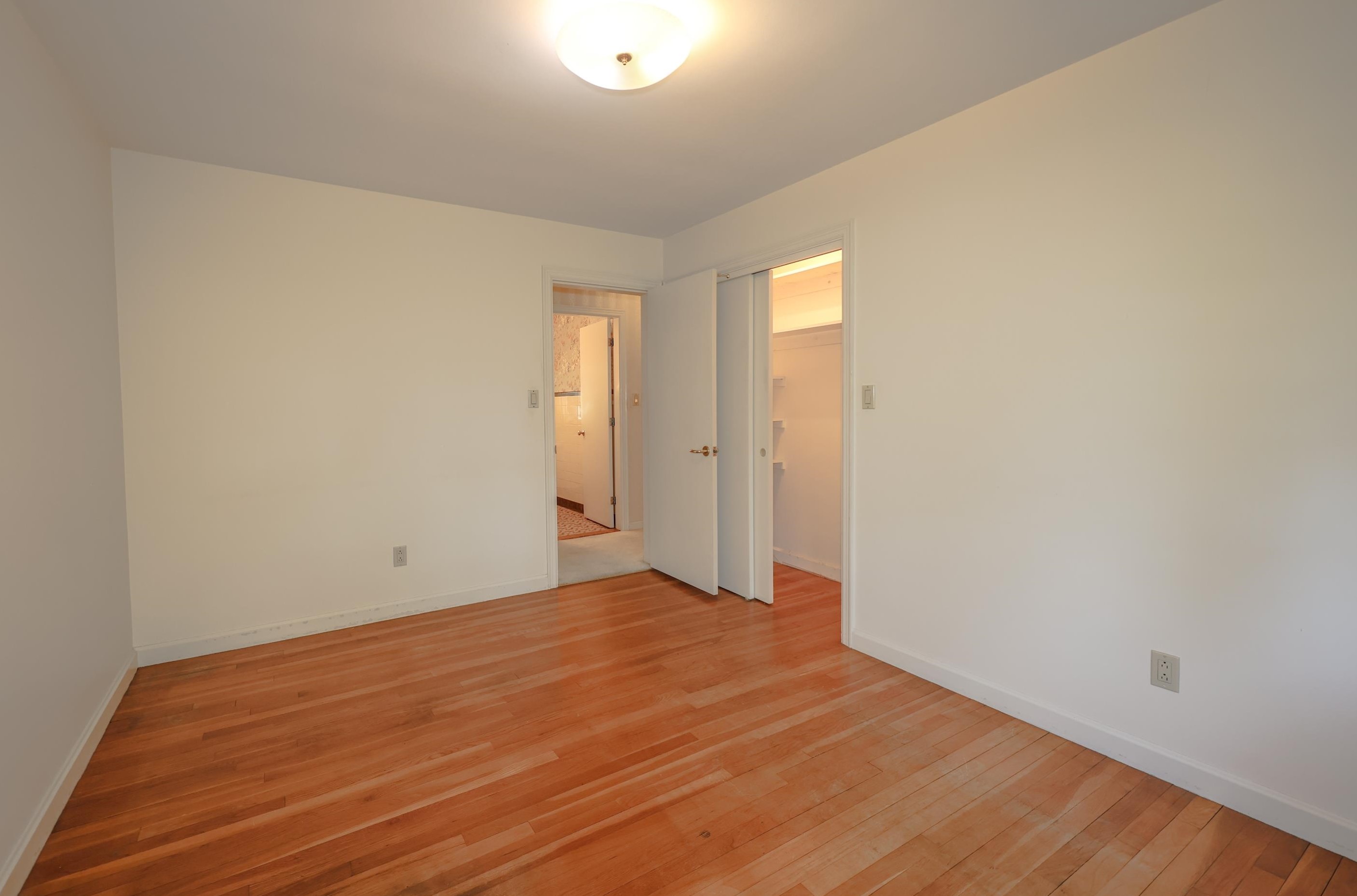 211 River Rd, Manchester NH 03106-2630 exterior