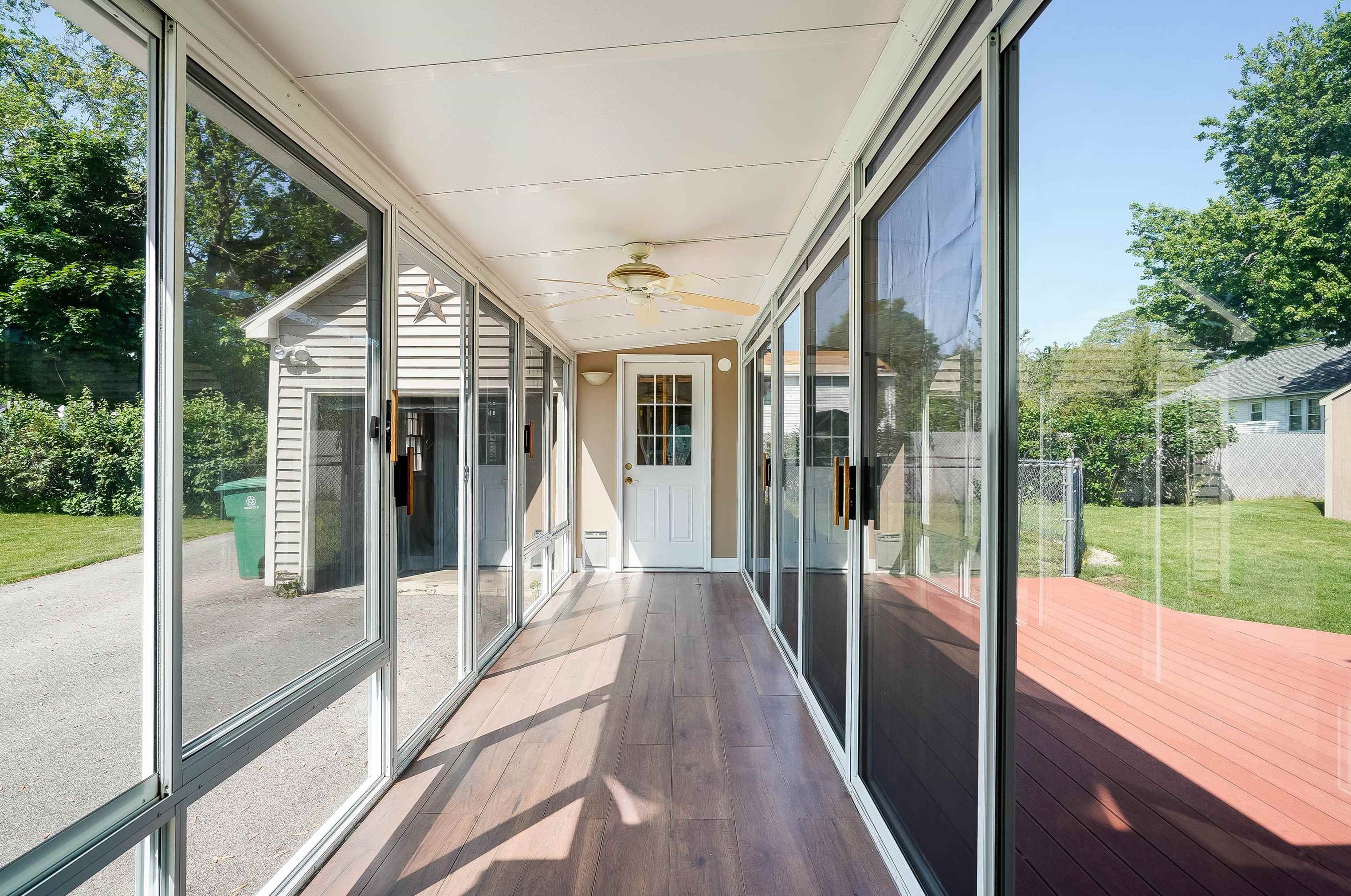 21 Fairview Ave, Nashua NH 03060-4105 exterior