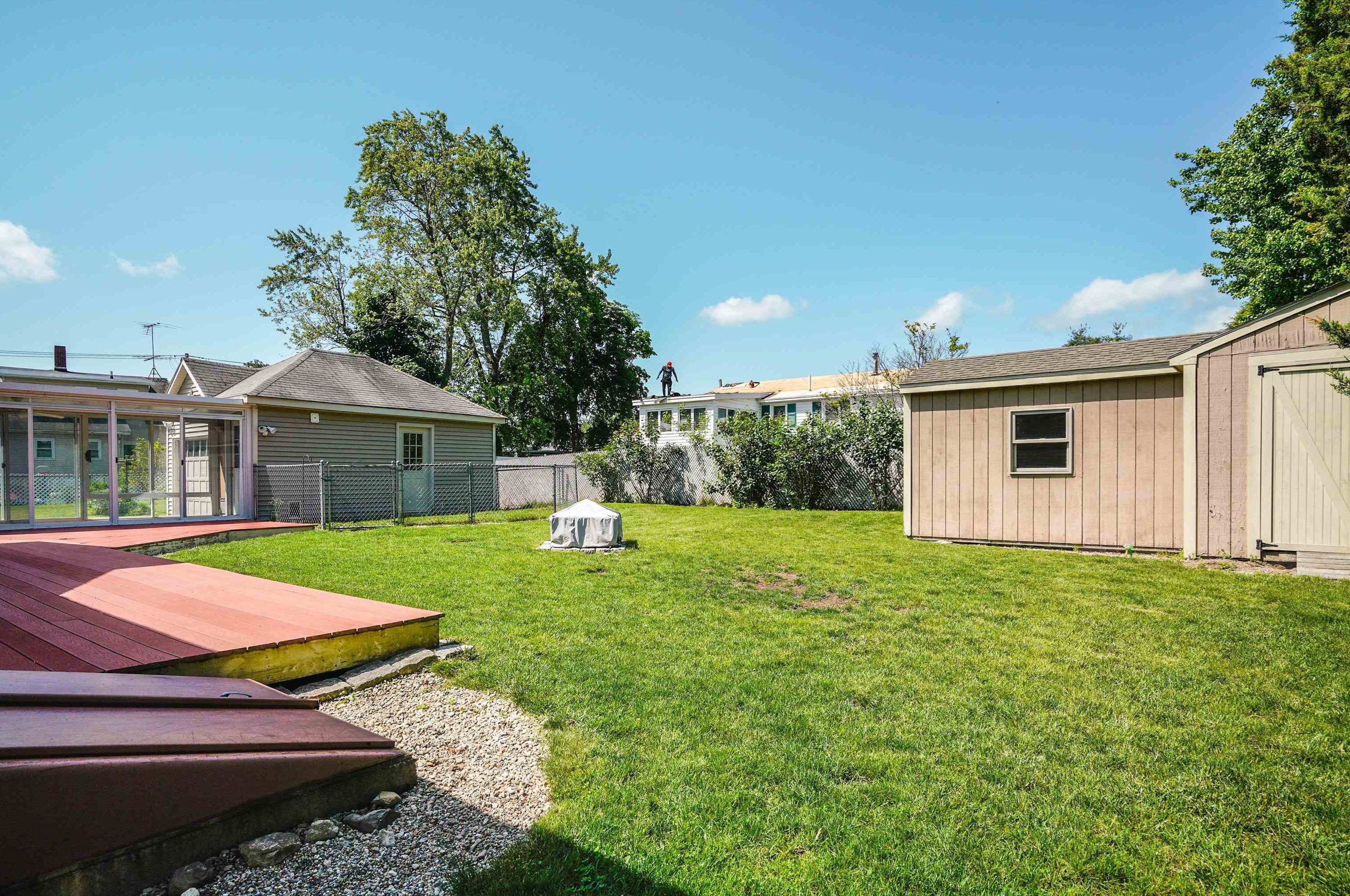 21 Fairview Ave, Nashua NH 03060-4105 exterior