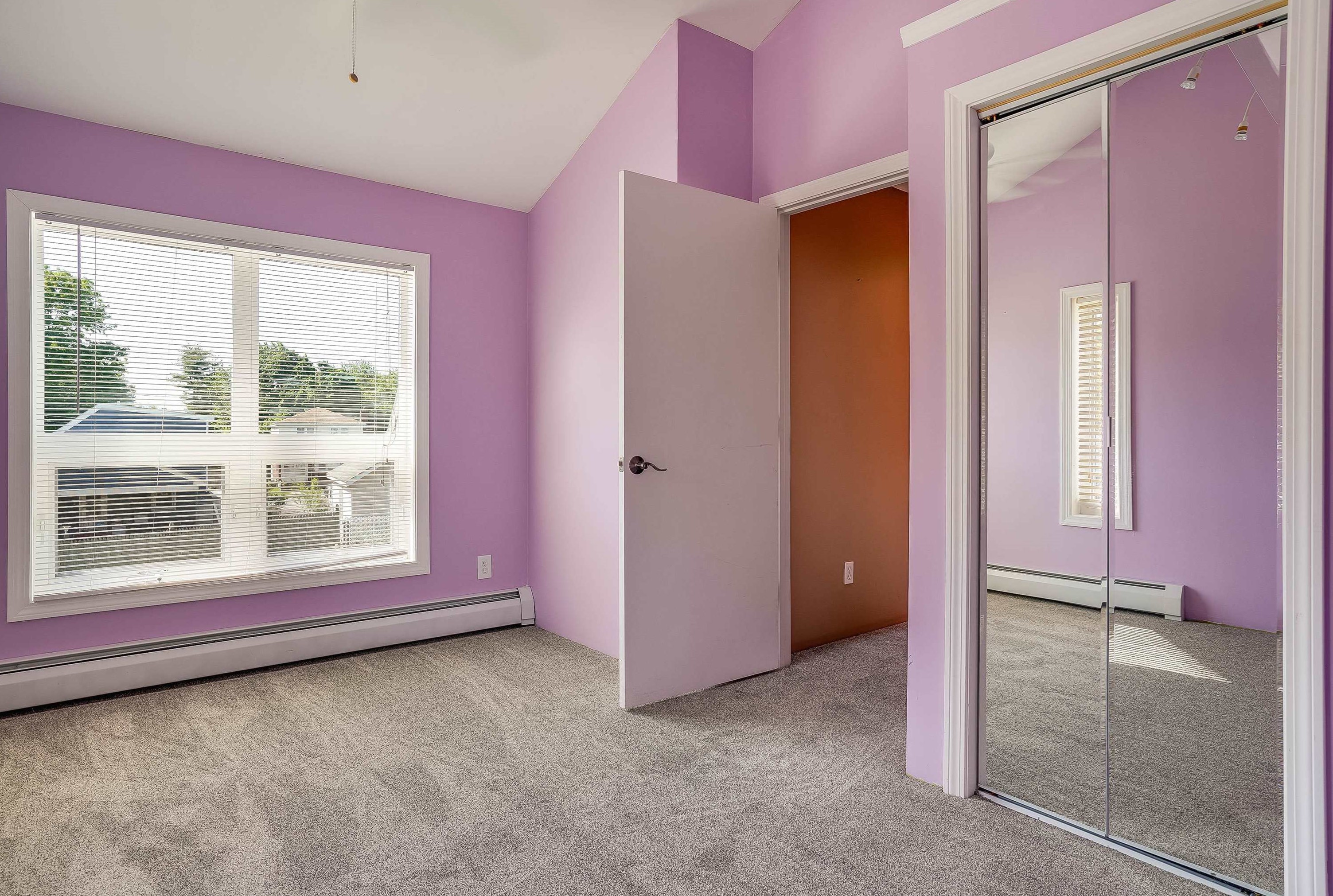 21 Fairview Ave, Nashua NH 03060-4105 exterior