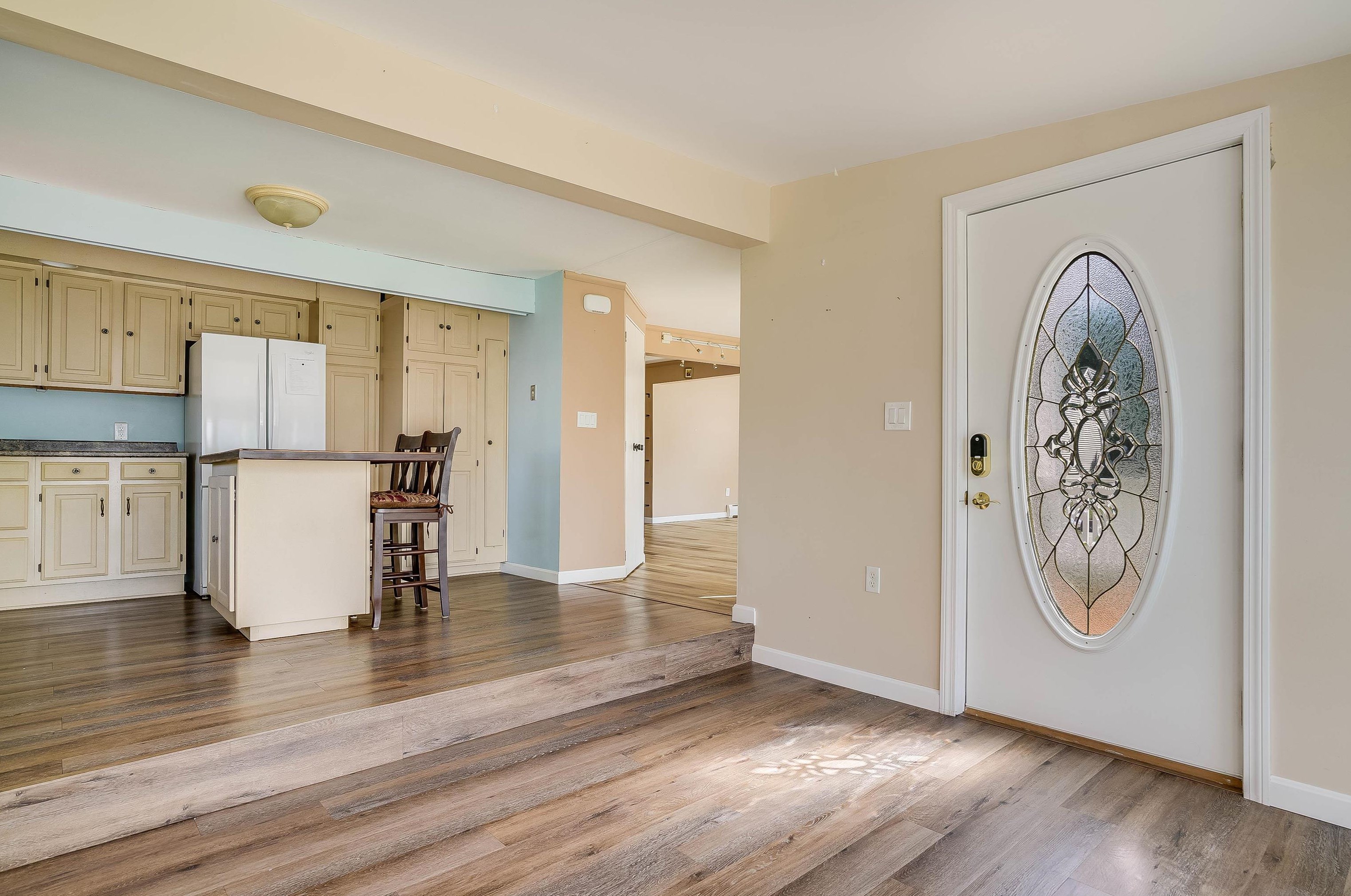 21 Fairview Ave, Nashua NH 03060-4105 exterior