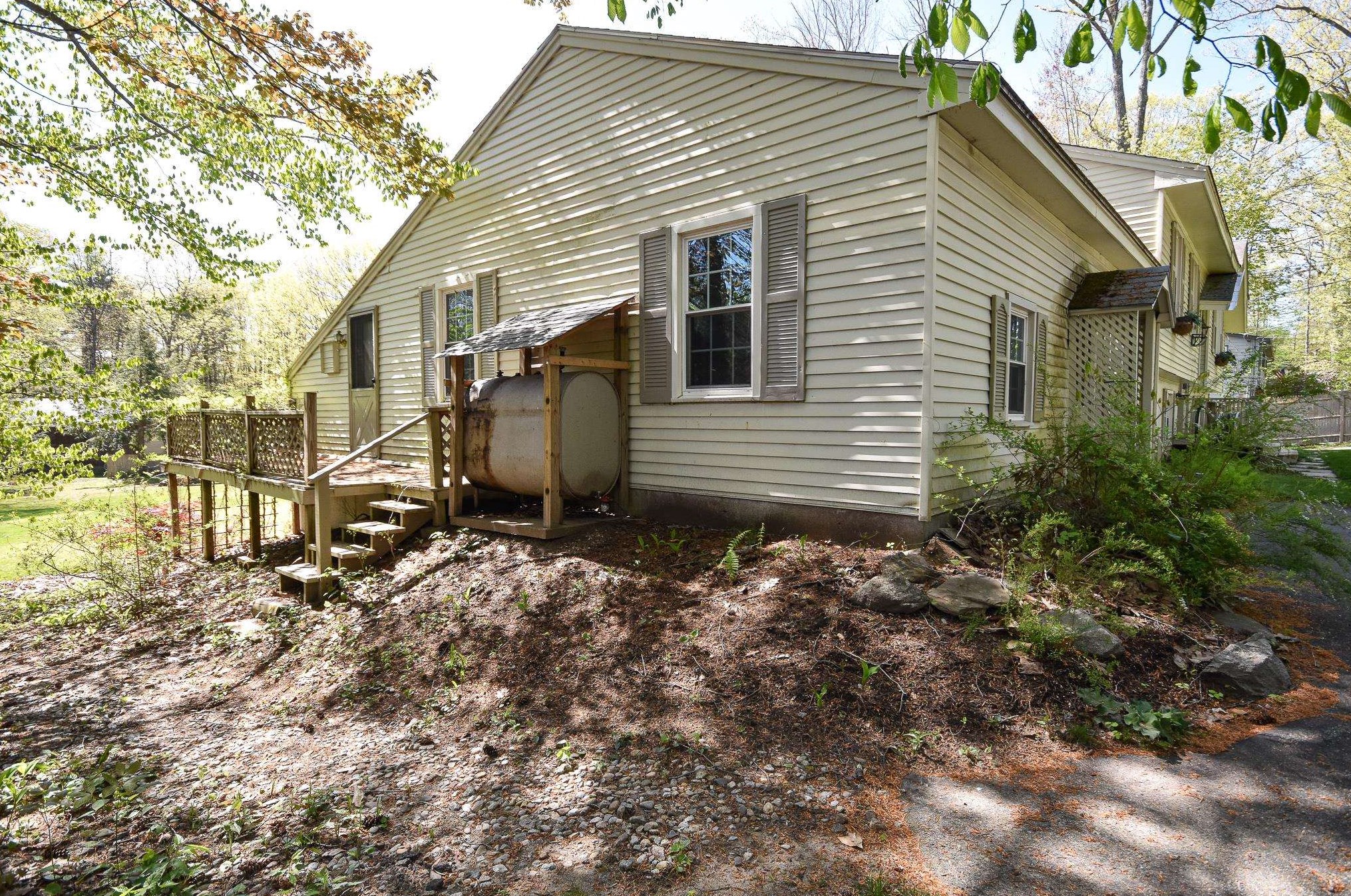 11 French Cross Rd, Dover NH 03823-7708 exterior