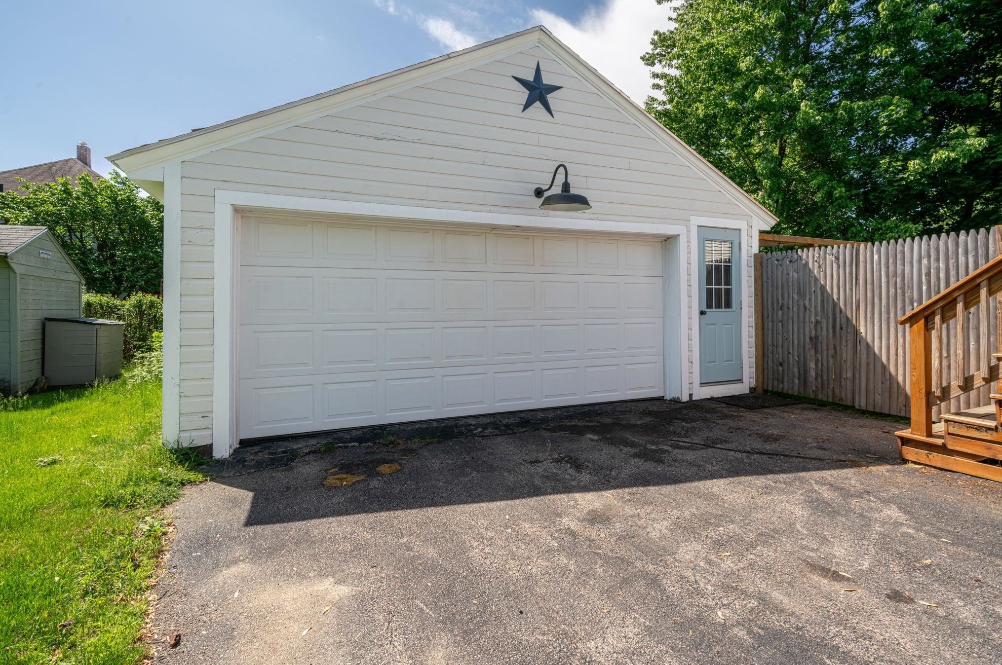 3 Broad Ave, Concord NH  03301-2734 exterior