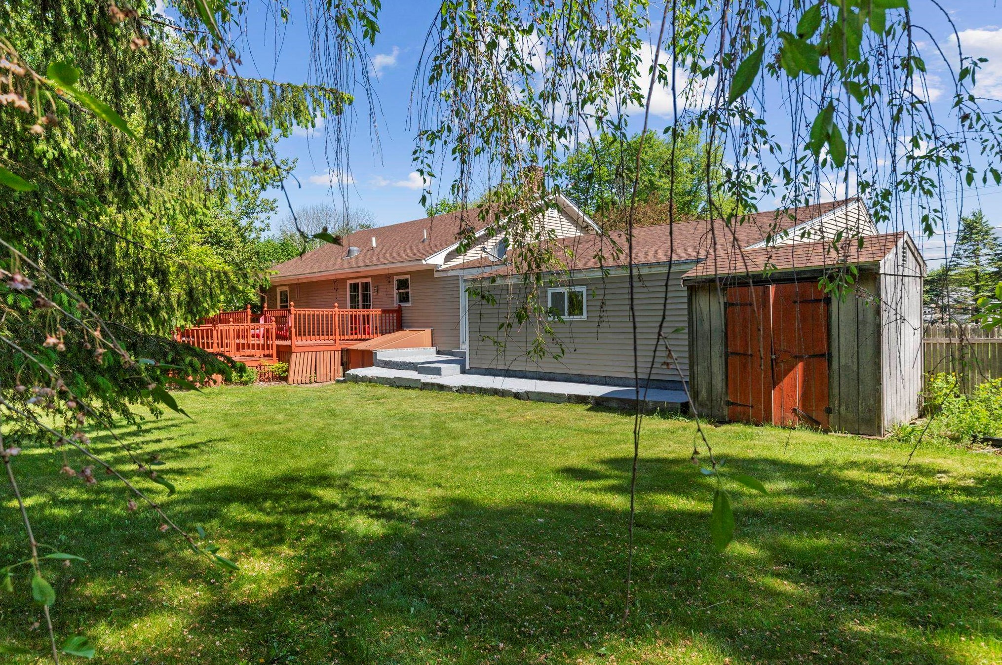 226 Littleworth Rd, Dover NH 03823-7527 exterior