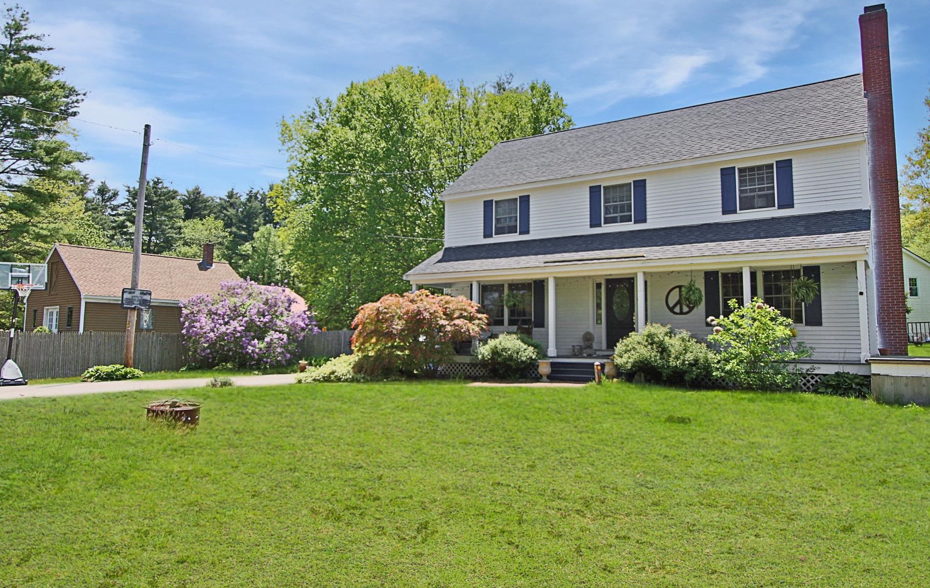 132 Blacksnake Rd, Seabrook NH 03874-4300 exterior