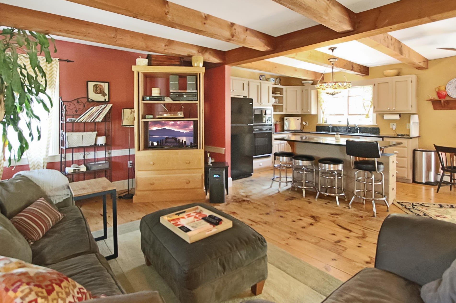 132 Blacksnake Rd, Seabrook NH 03874-4300 exterior