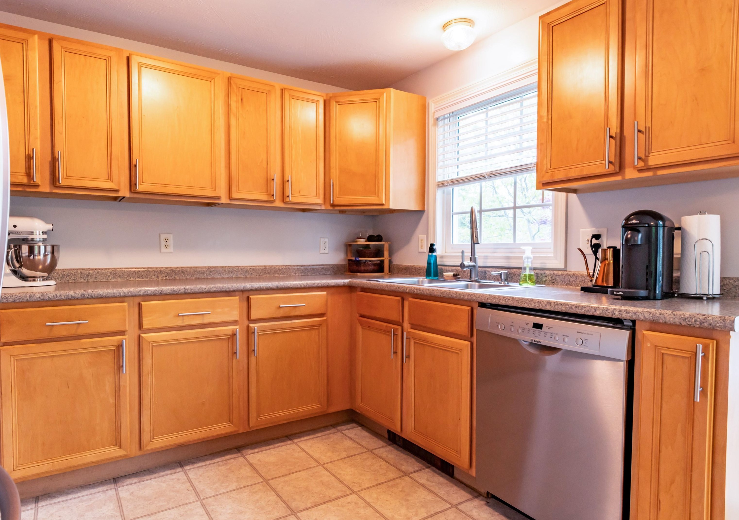 1455 Candia Rd, Manchester NH 03109-5702 exterior