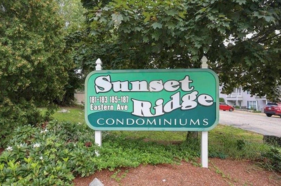 183 Eastern Ave, Manchester NH  03104-4674 exterior