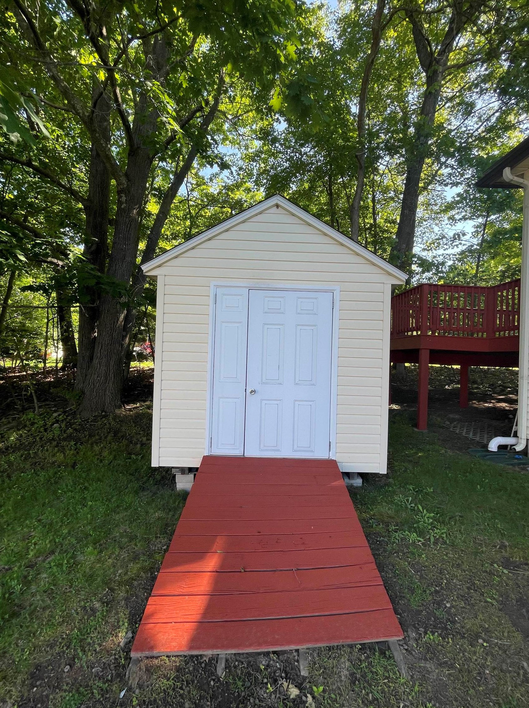 43 Derryfield Rd, Derry NH  03038-7248 exterior