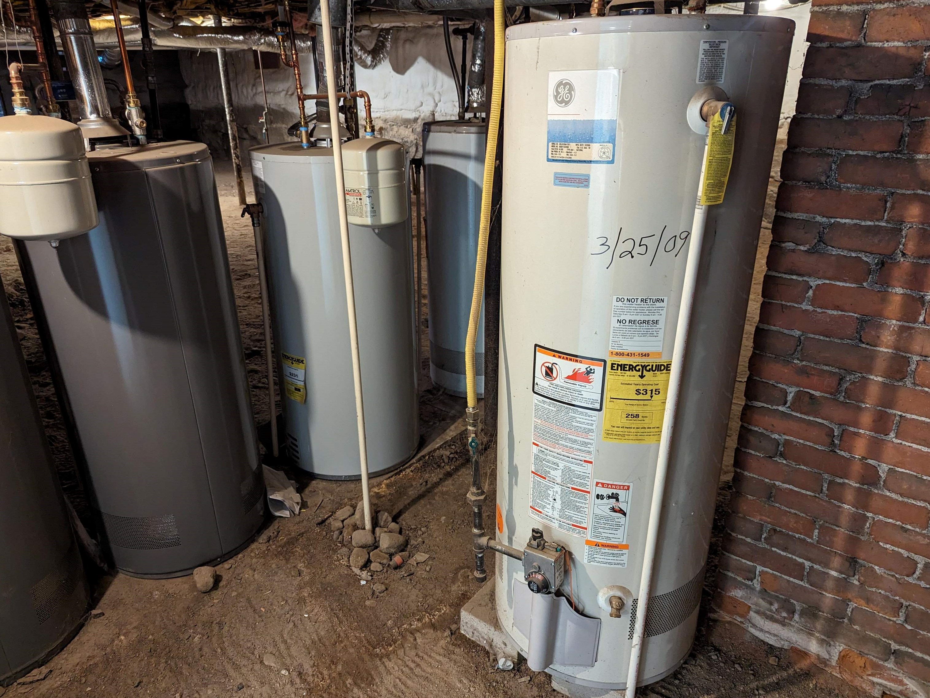 230 Wilson St, Manchester NH 03103-5024 exterior