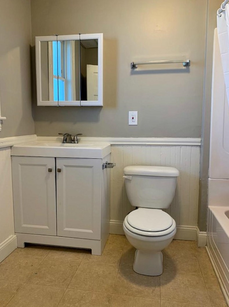 230 Wilson St, Manchester NH 03103-5024 exterior