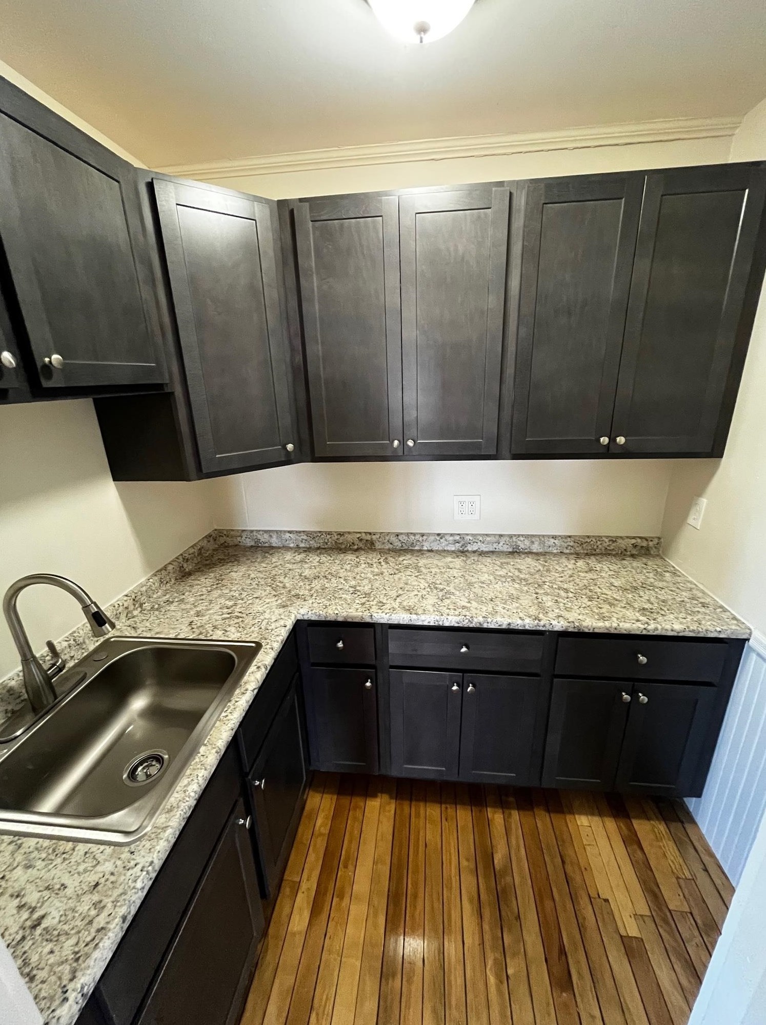 230 Wilson St, Manchester NH 03103-5024 exterior