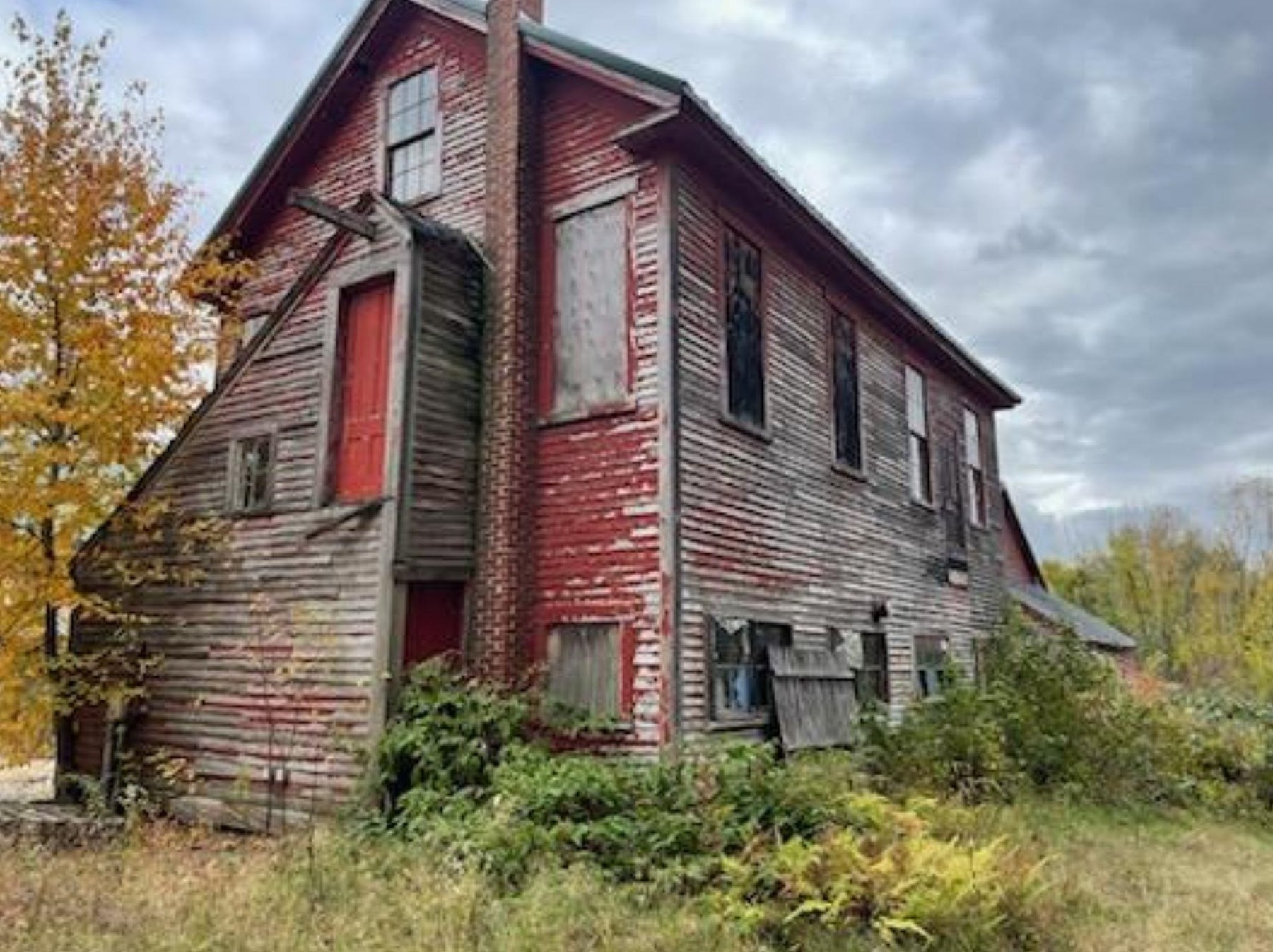 1240 Franklin Pierce Hwy, Barrington NH 03825-7331 exterior