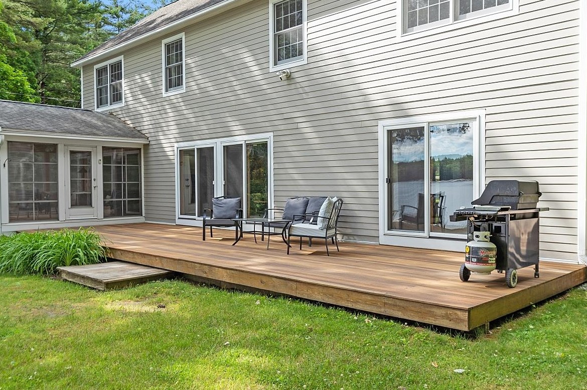 29 Mason Rd, Brookline NH 03033-2204 exterior