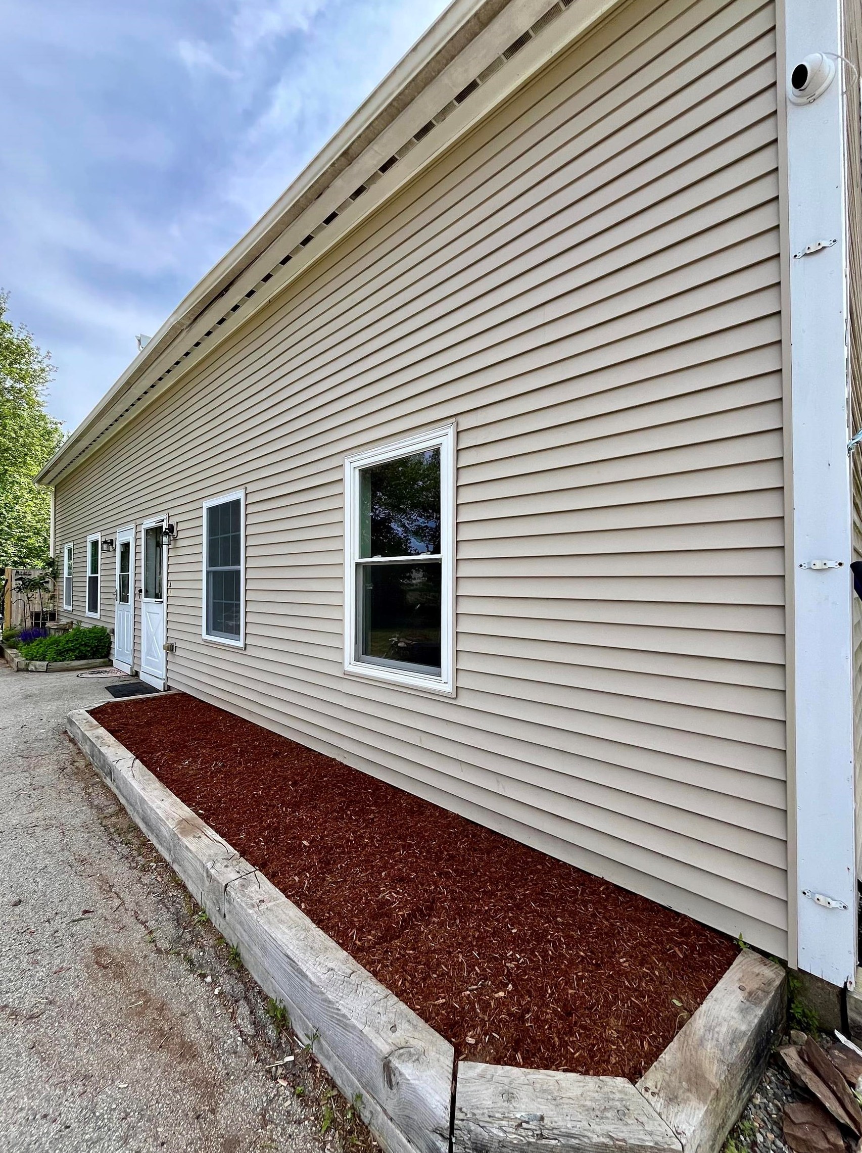 248 Main St, Seabrook NH 03874-4621 exterior