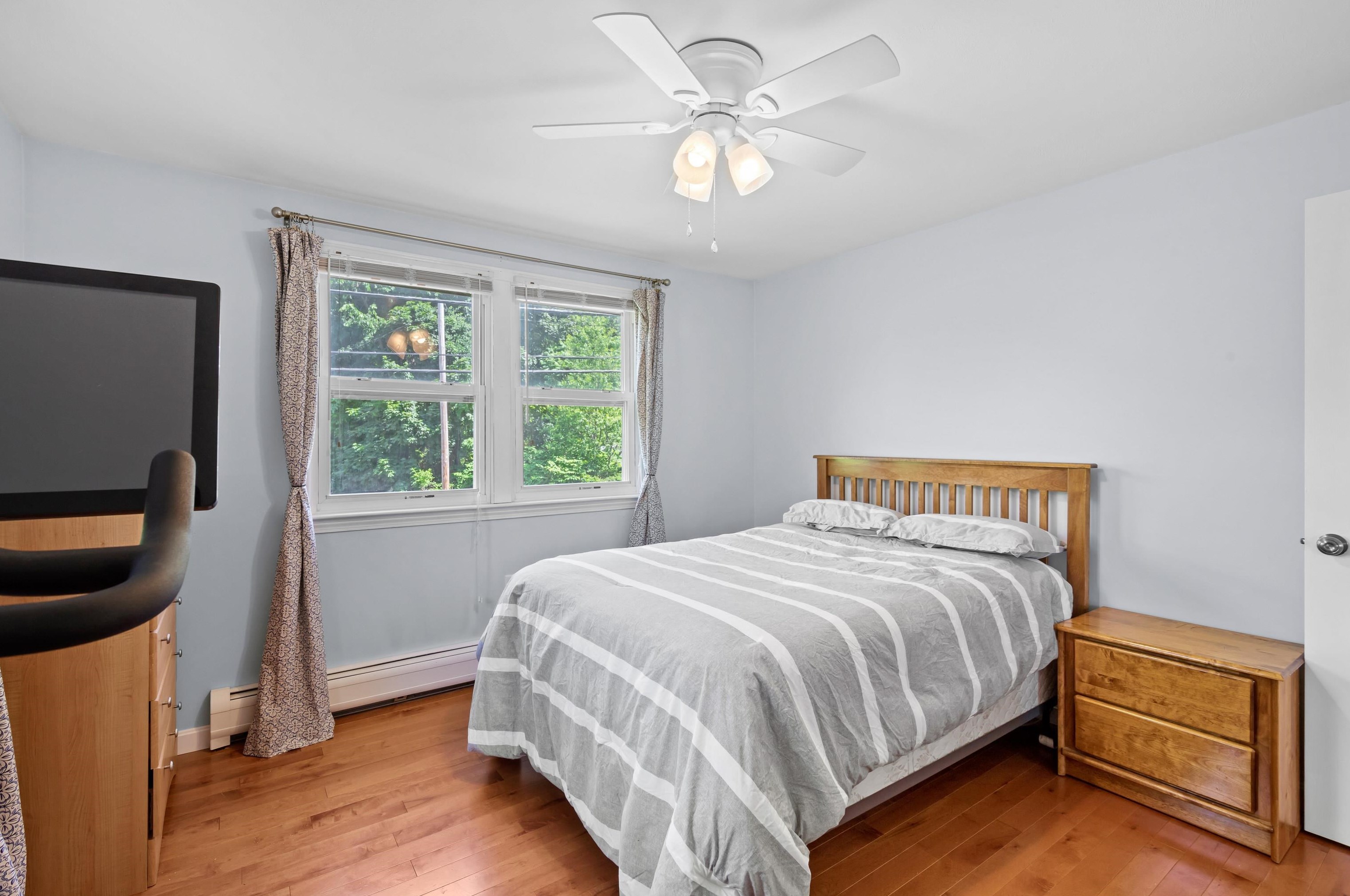 13 Glenwood St, Nashua NH 03060-5216 exterior