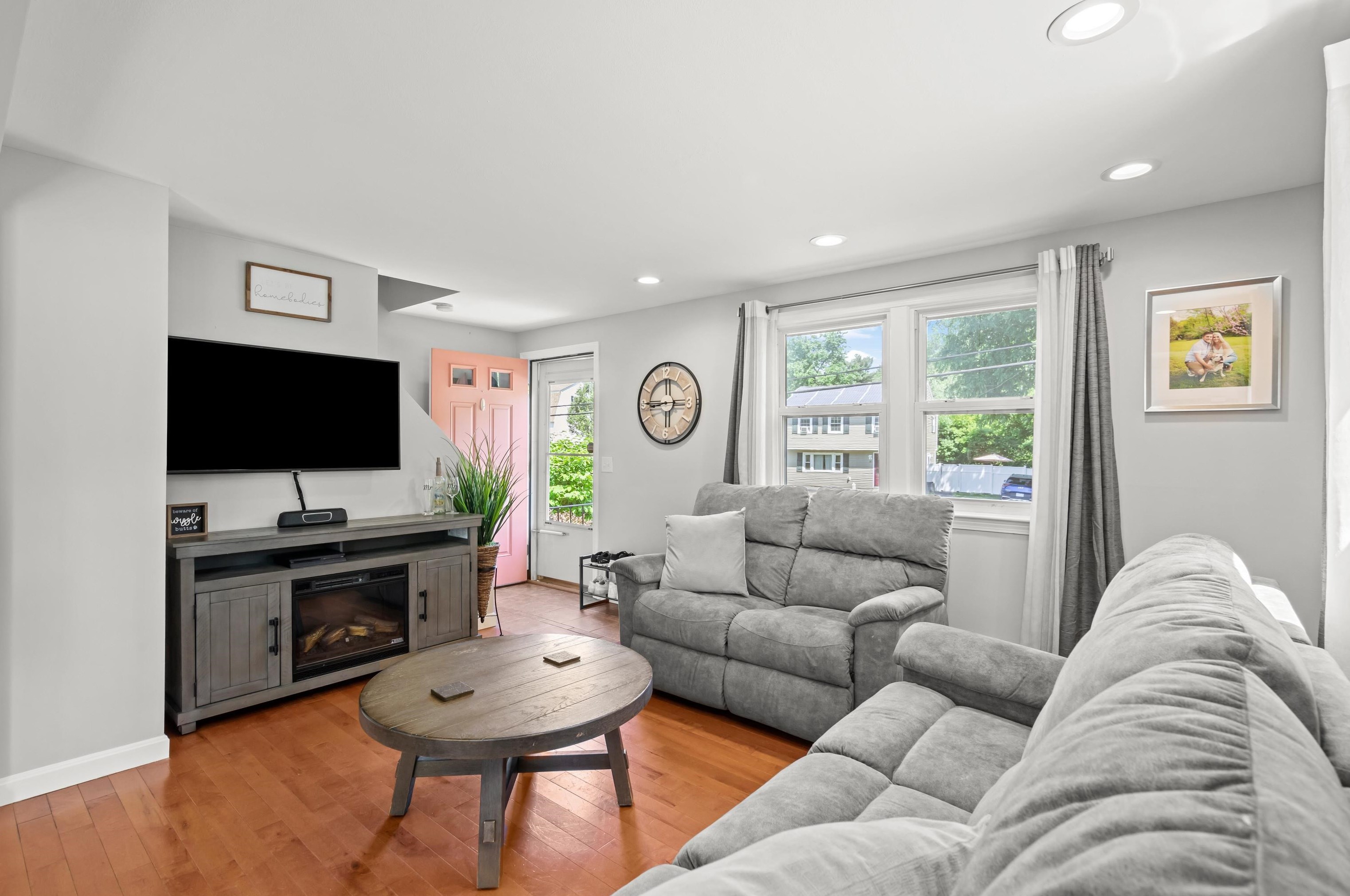 13 Glenwood St, Nashua NH 03060-5216 exterior