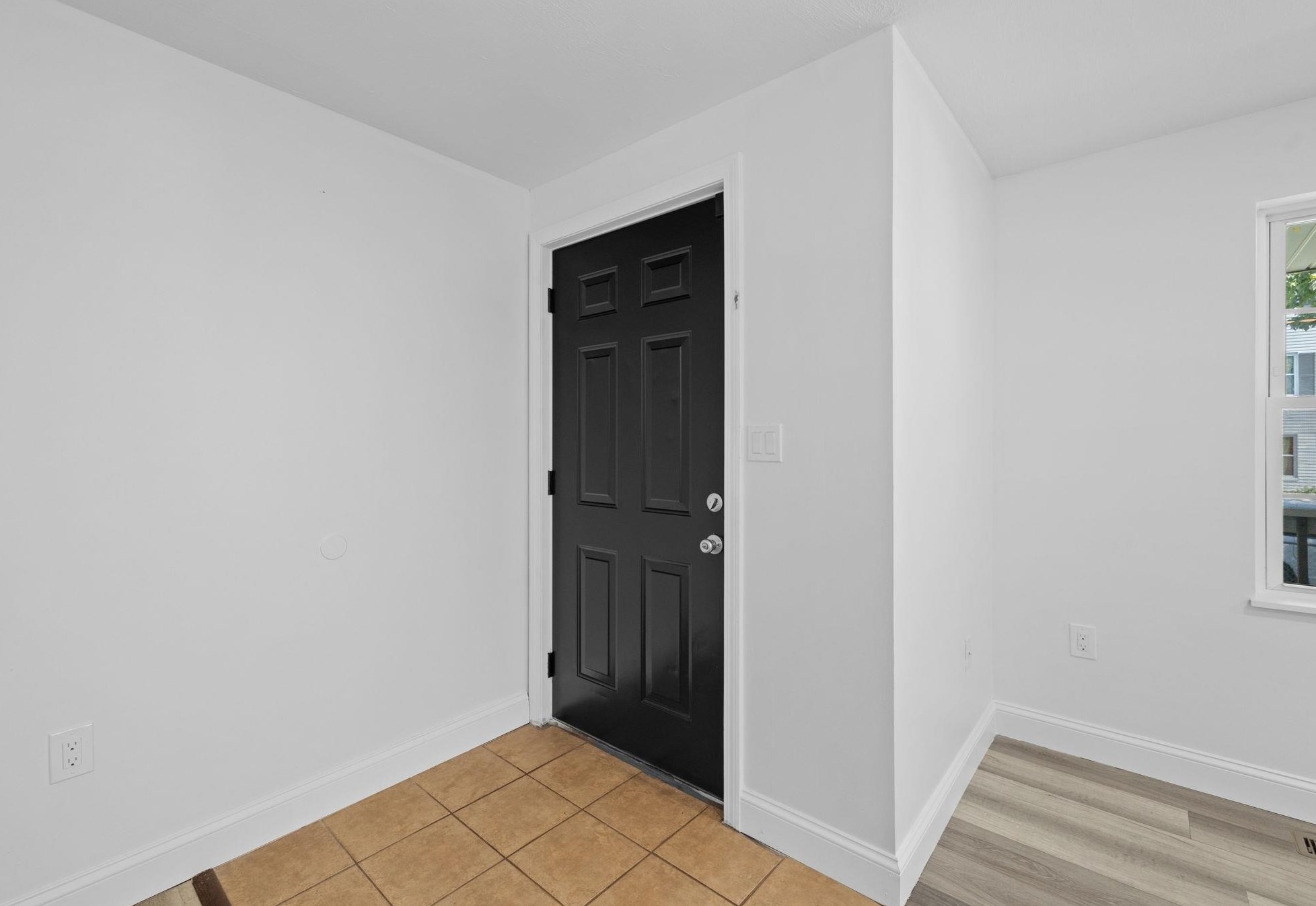 179 Cedar St, Manchester NH 03101-2550 exterior