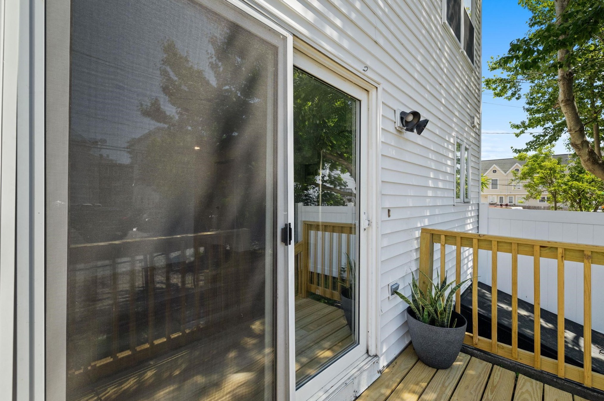 179 Cedar St, Manchester NH 03101-2550 exterior