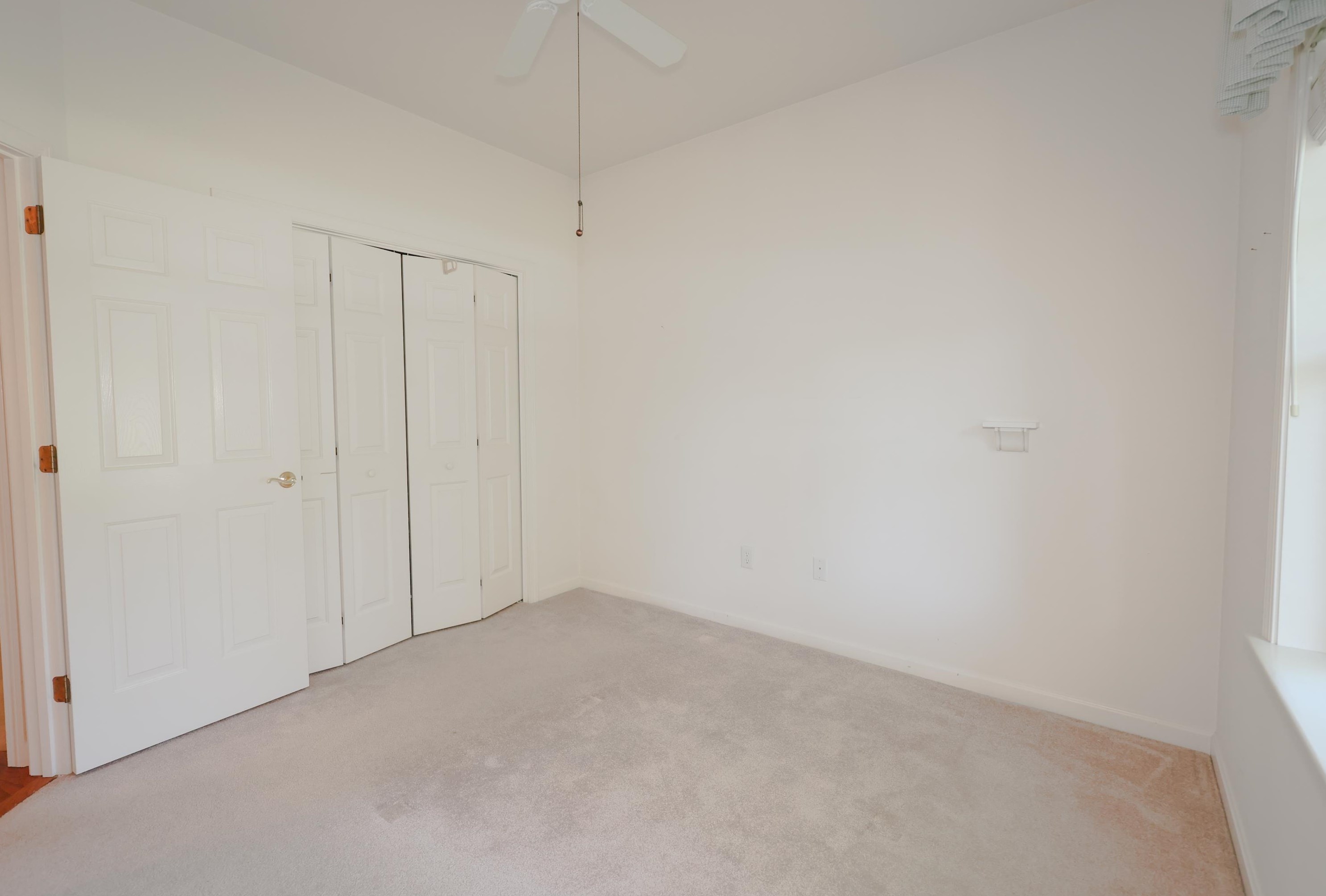 5 Sandpiper Ln, Merrimack NH 03054-4875 exterior