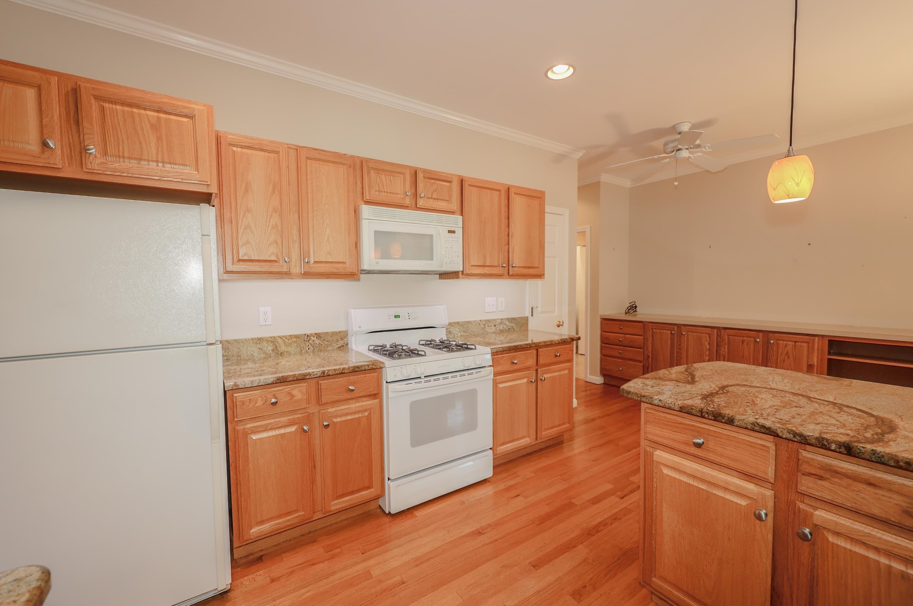 5 Sandpiper Ln, Merrimack NH 03054-4875 exterior