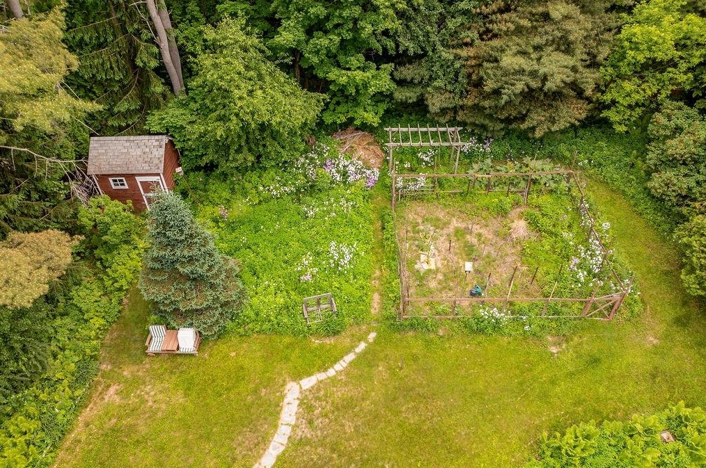 6 Mitchell Ln, Hanover NH 03755-2419 exterior