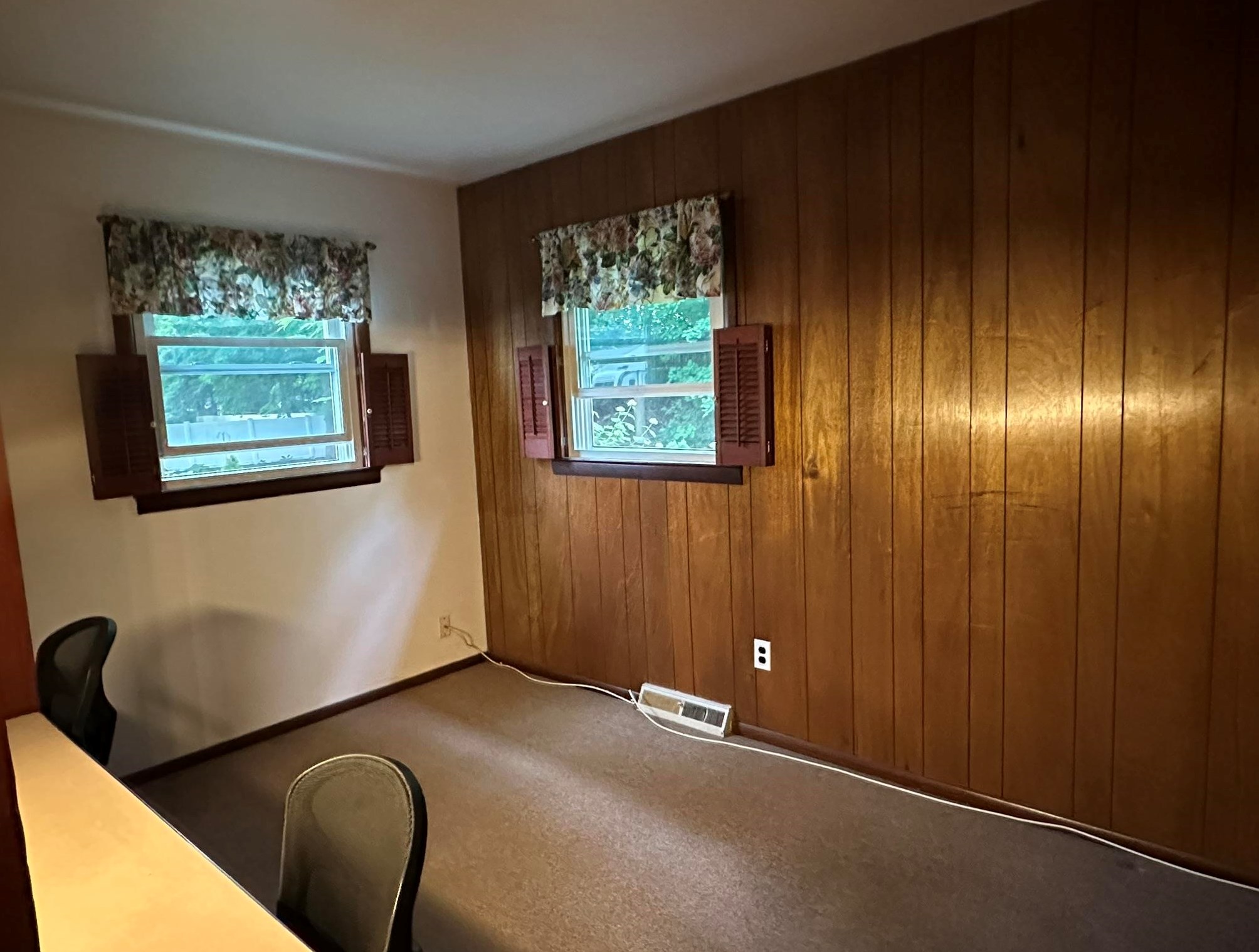 99 Lois St, Manchester NH 03103-3078 exterior