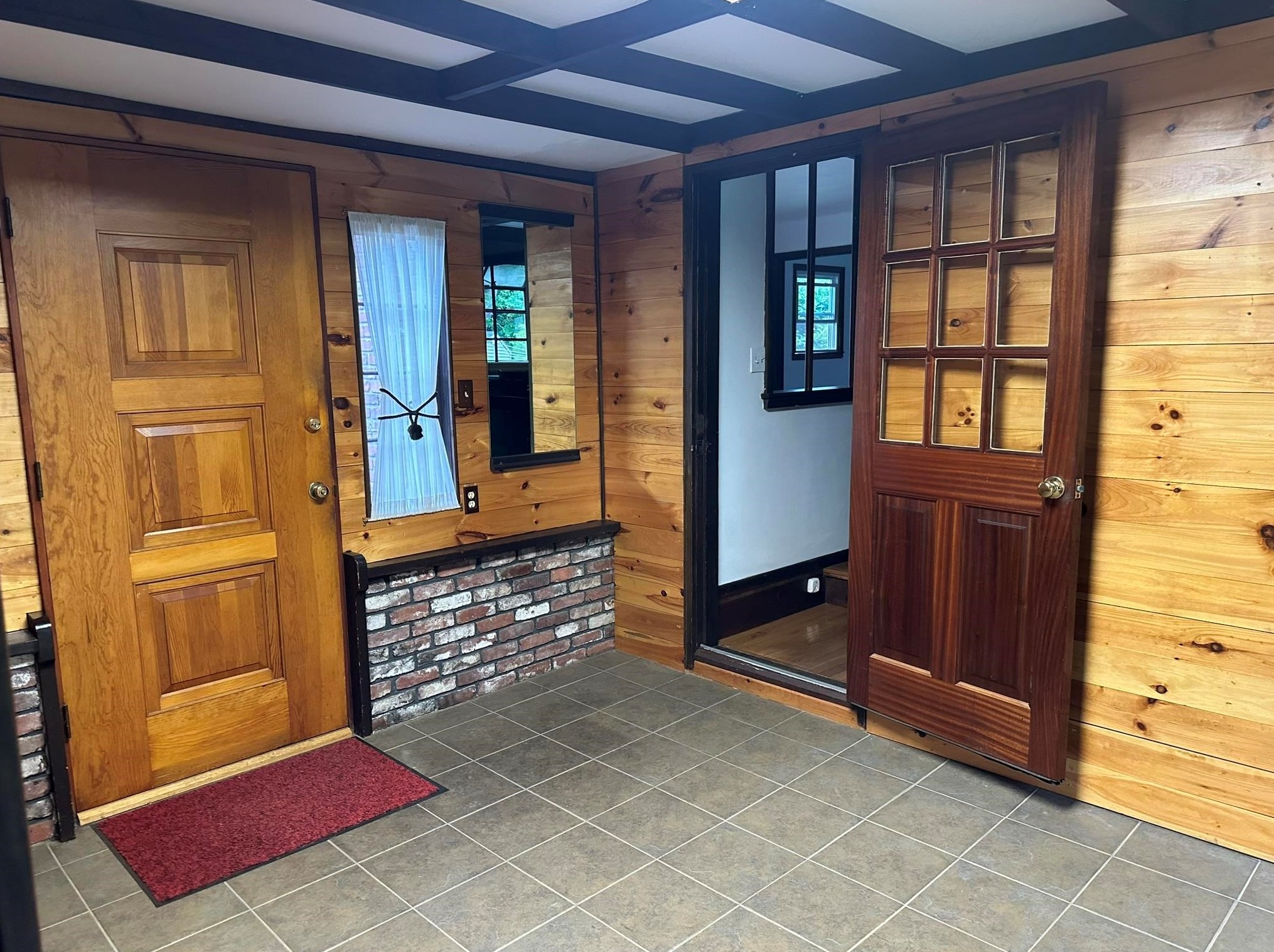 99 Lois St, Manchester NH 03103-3078 exterior