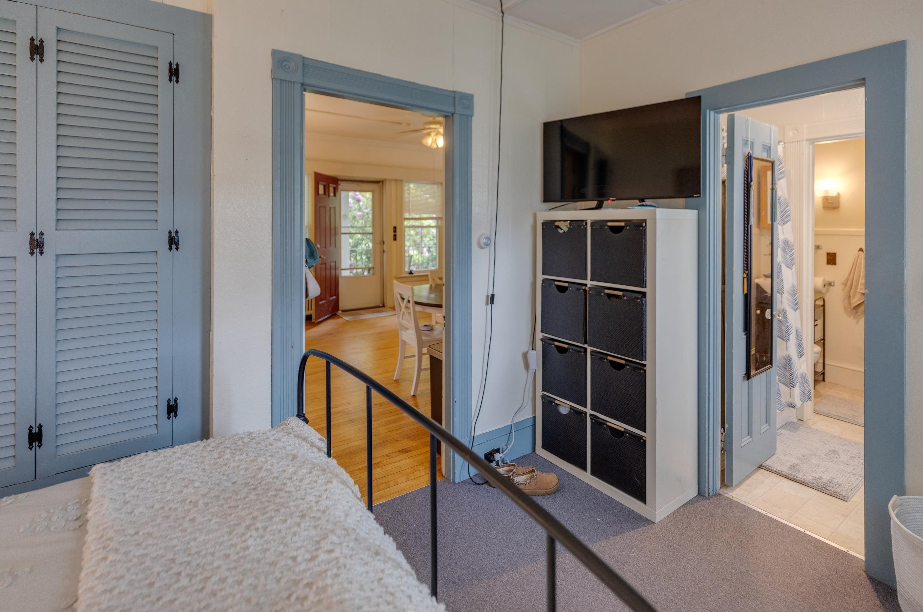 54 Highland St, Bridgewater NH 03264-3601 exterior