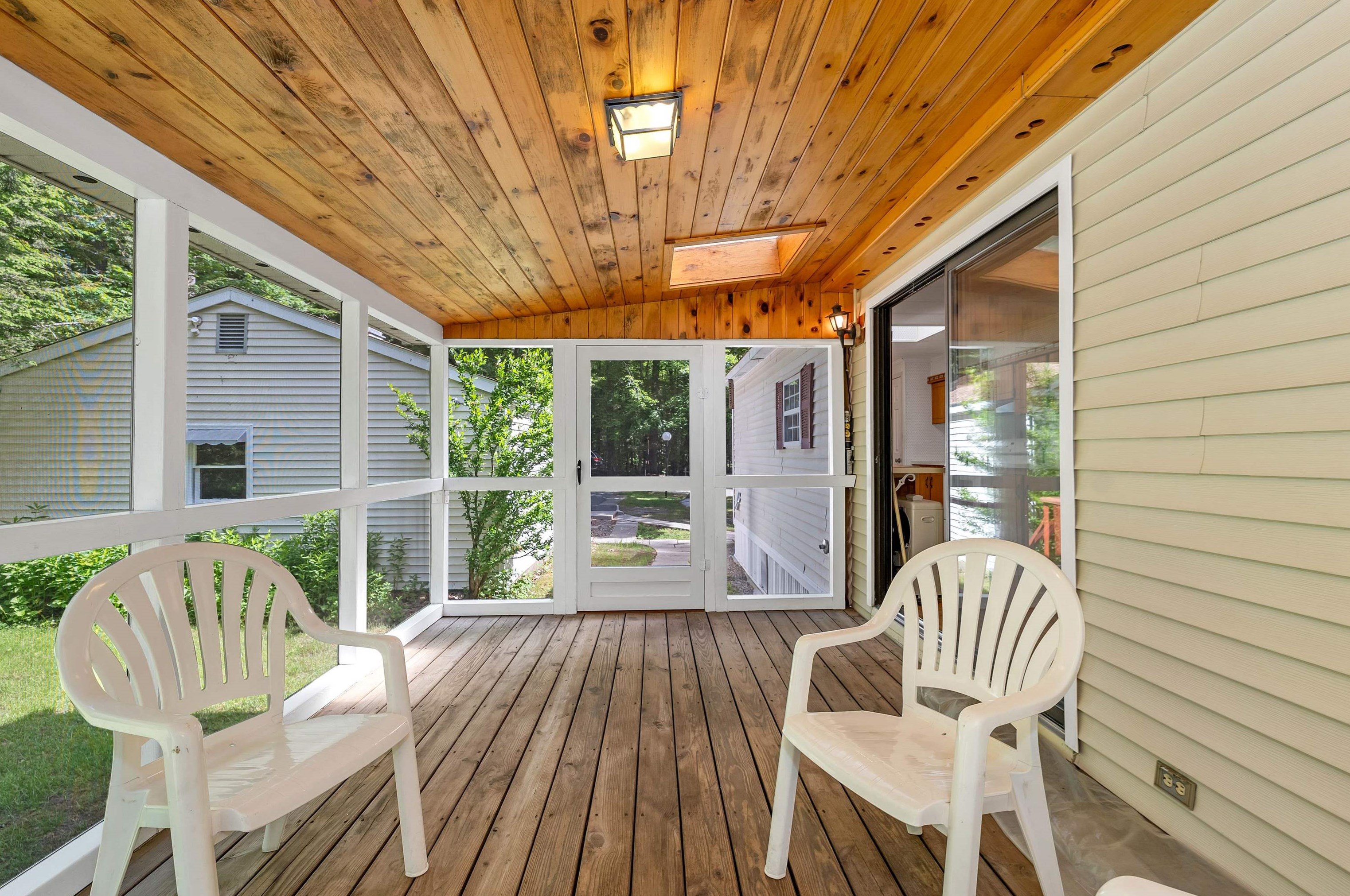 30 Birch Hl Est Rd, Tuftonboro NH  03894-4808 exterior