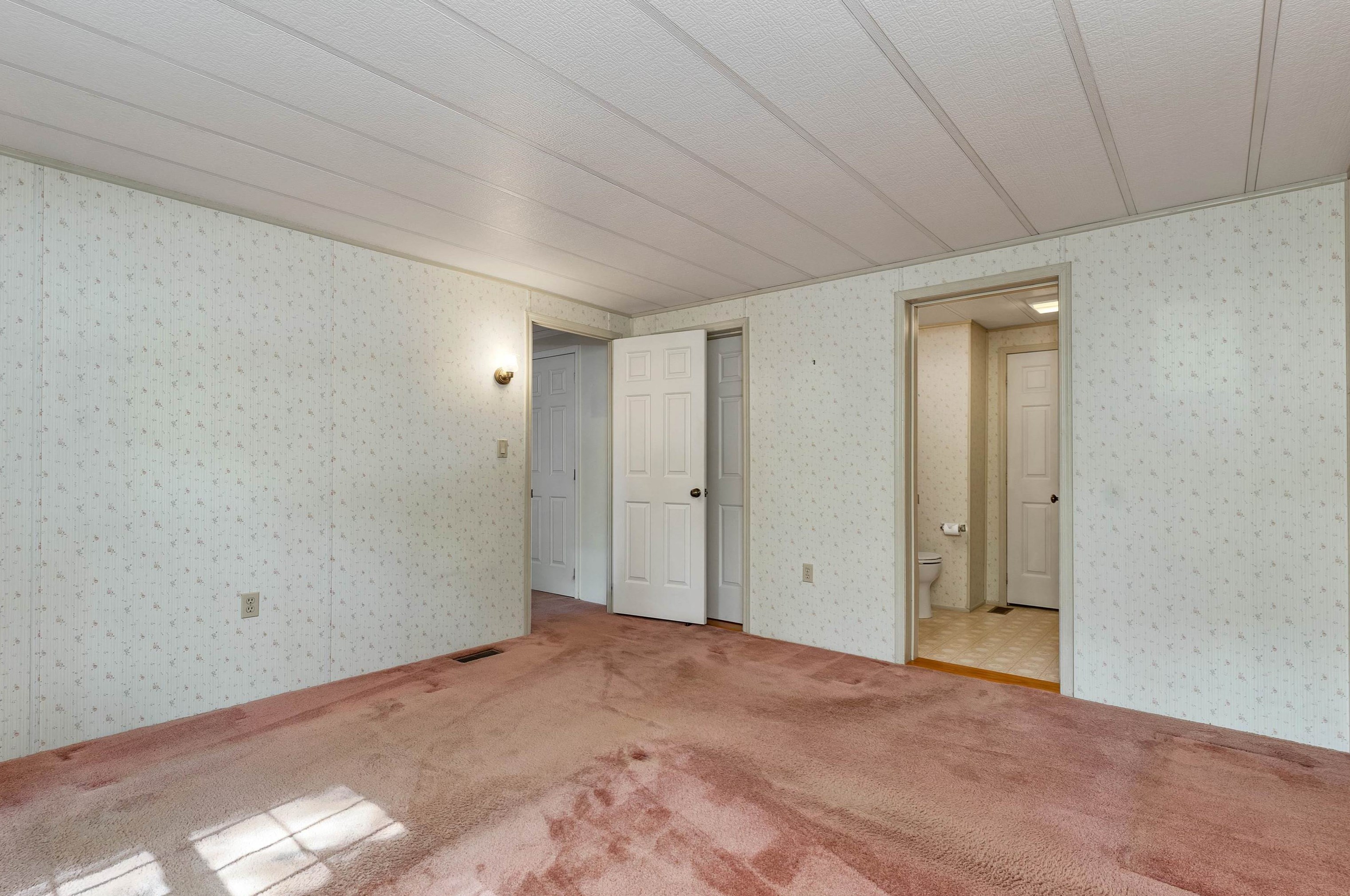 30 Birch Hl Est Rd, Tuftonboro NH  03894-4808 exterior